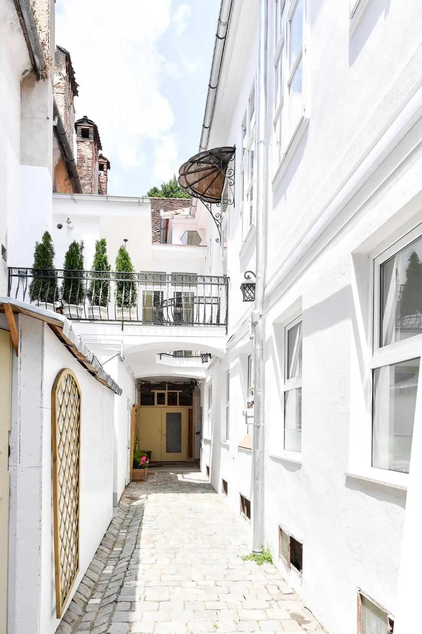 Property building in Casa Baritiu M