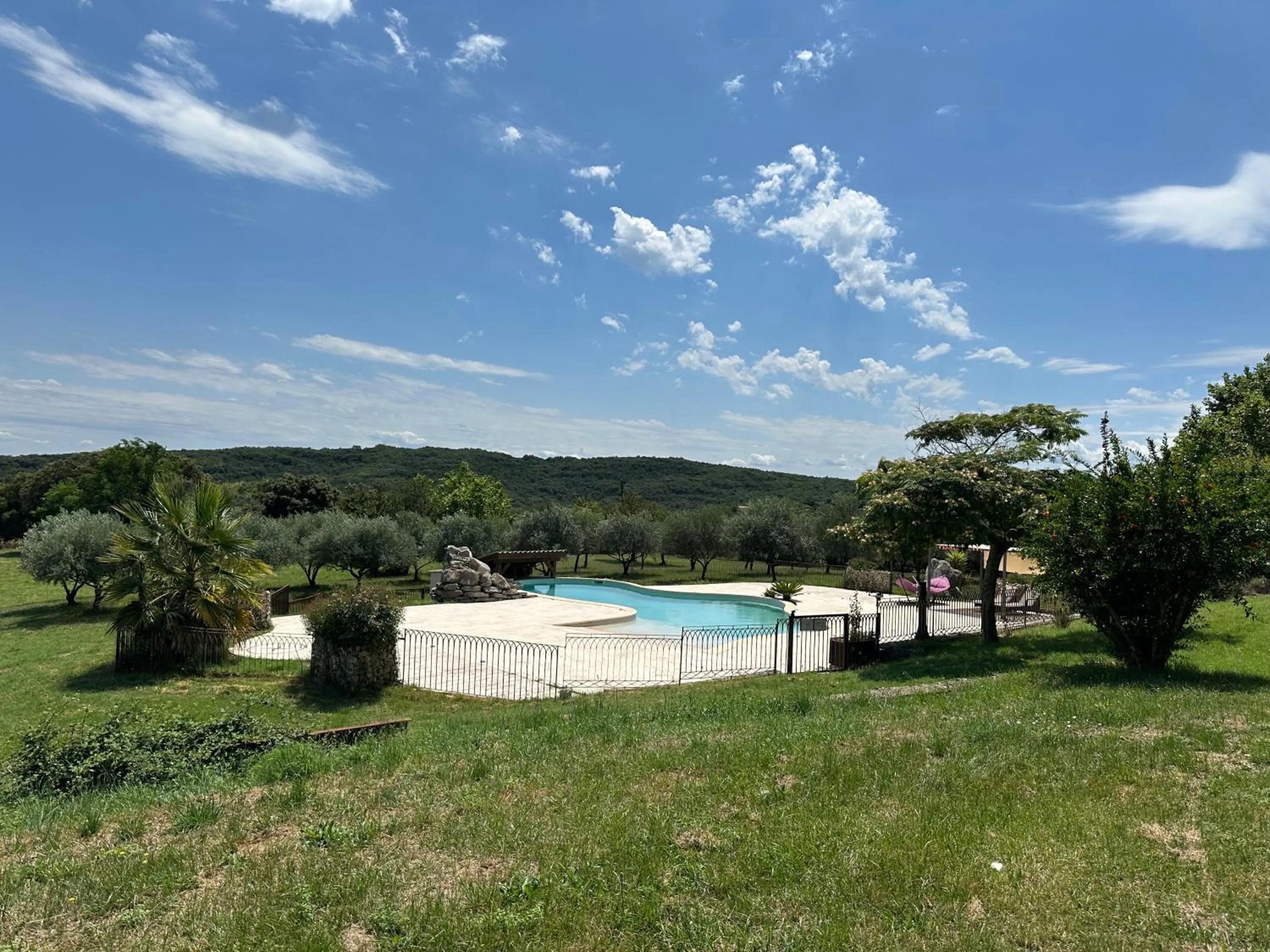 Natural landscape in Chambre d'hôtes, Mas de Louise
