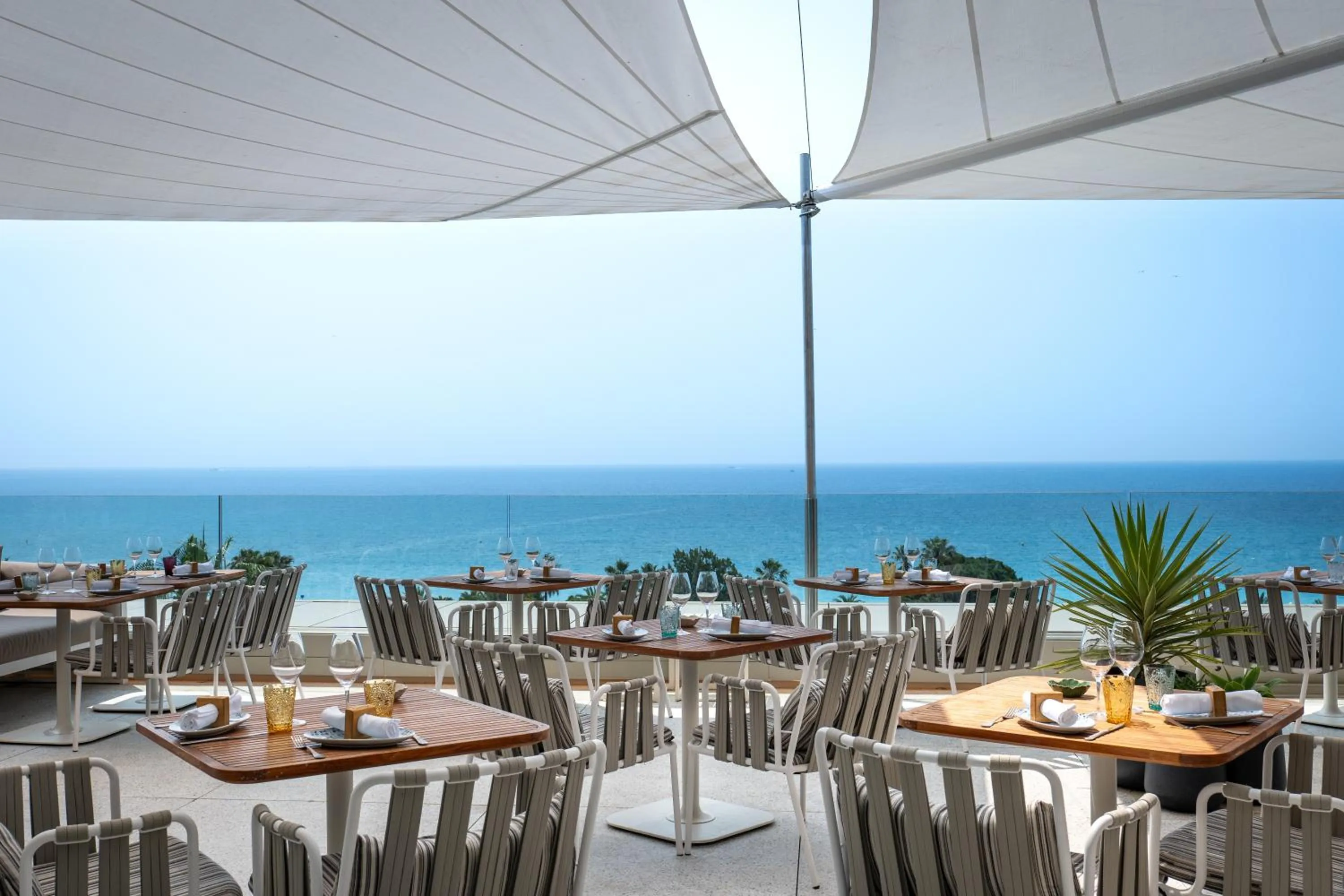 Restaurant/places to eat in Maison Albar - Le Victoria