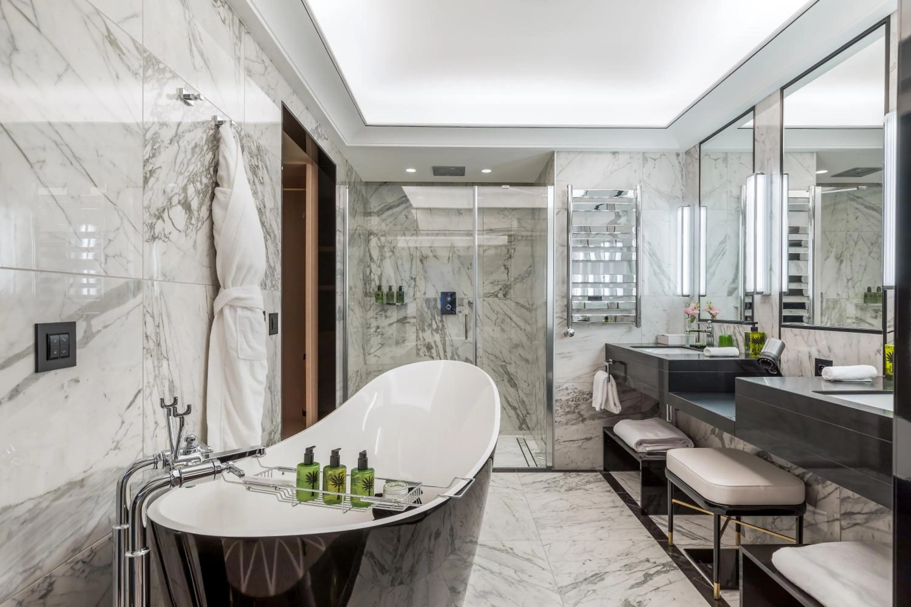 Shower in Maison Albar - Le Victoria