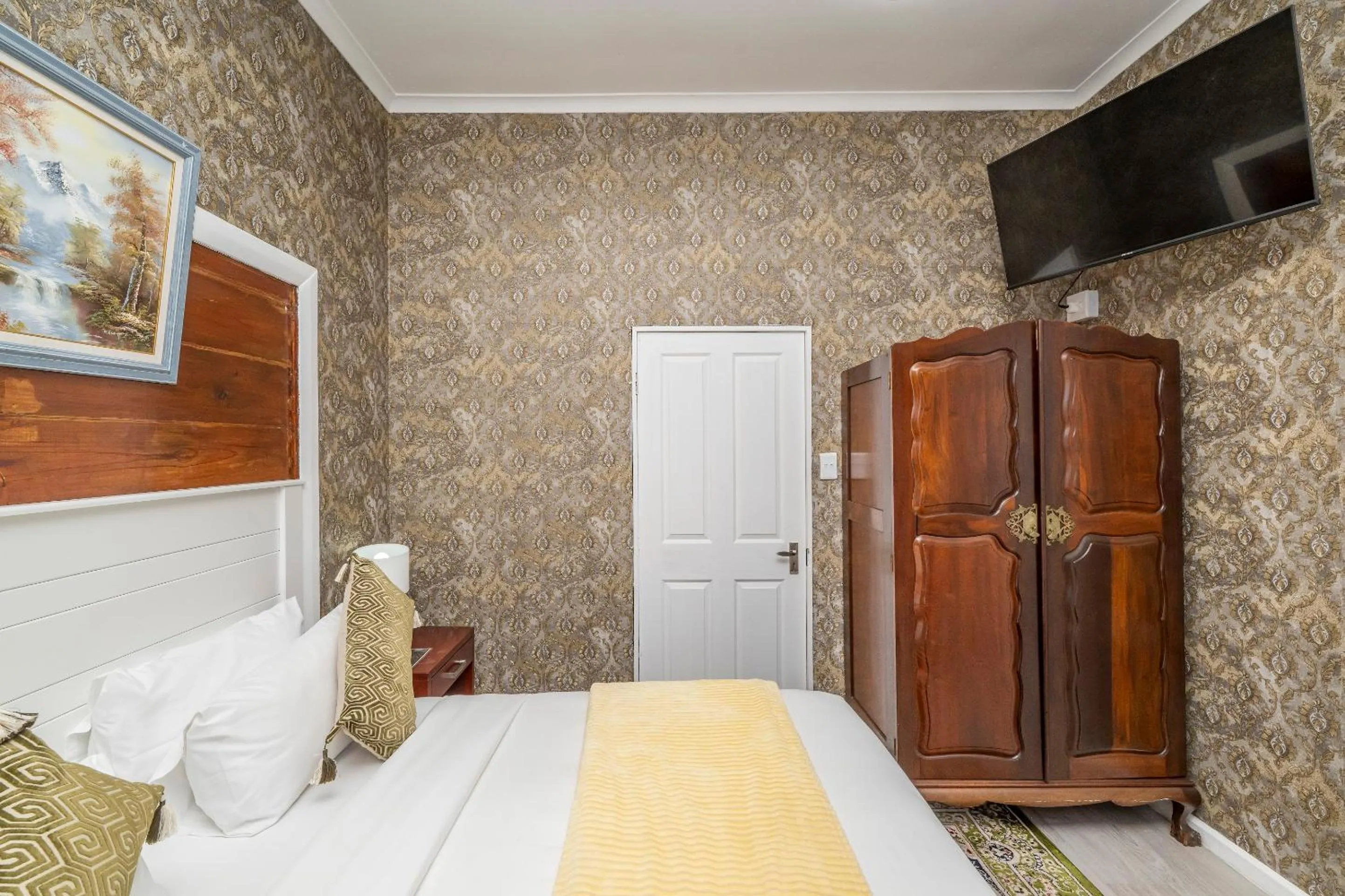 Bed in Prime Executive Accommodation