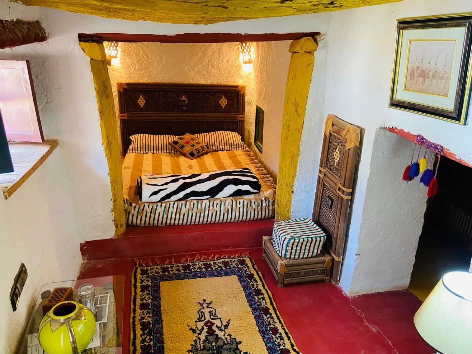 Bed in DAR INFIANE Tata