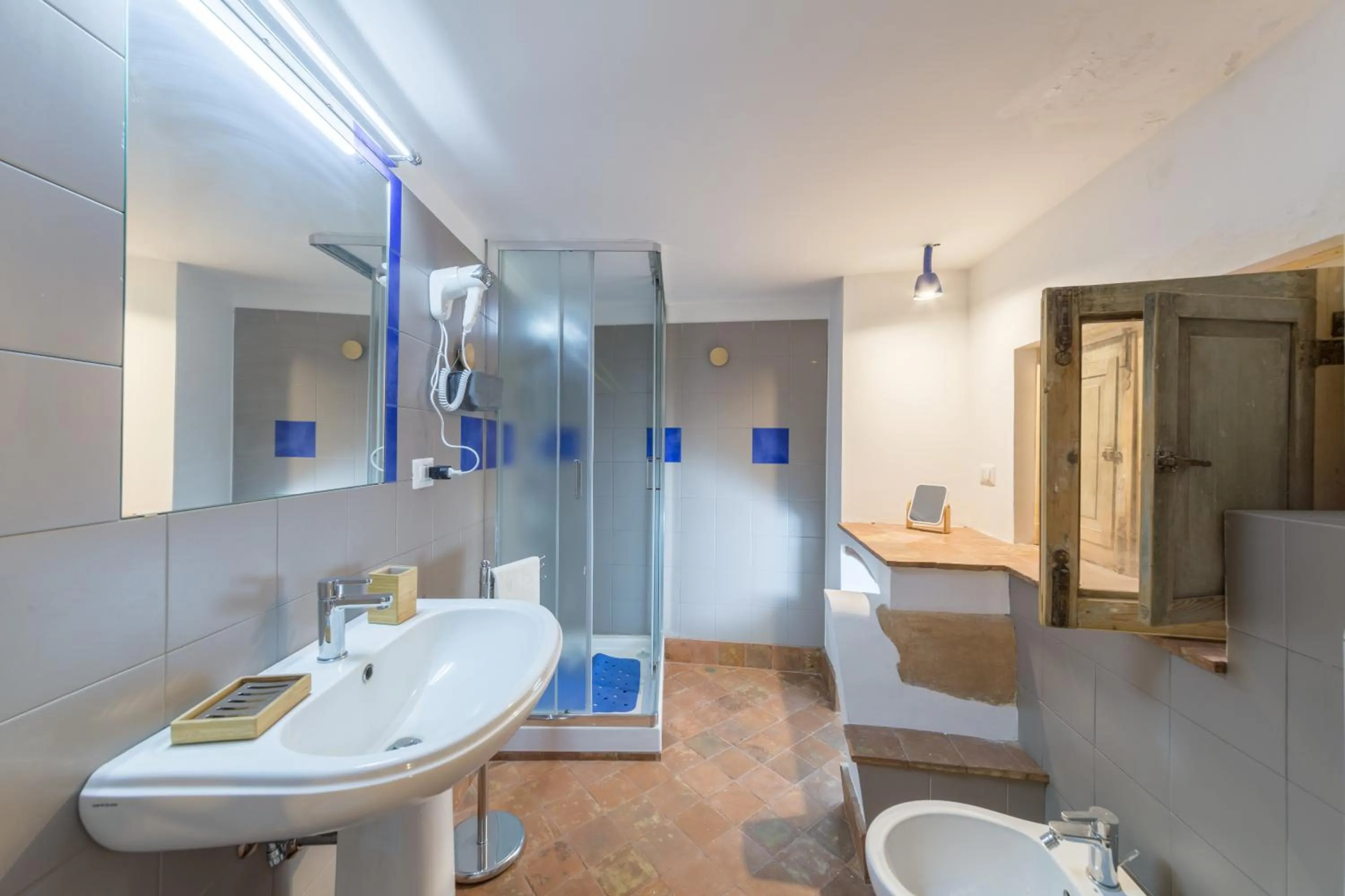 Bathroom in Grand Tour Design Guest House Catania Self Check-in
