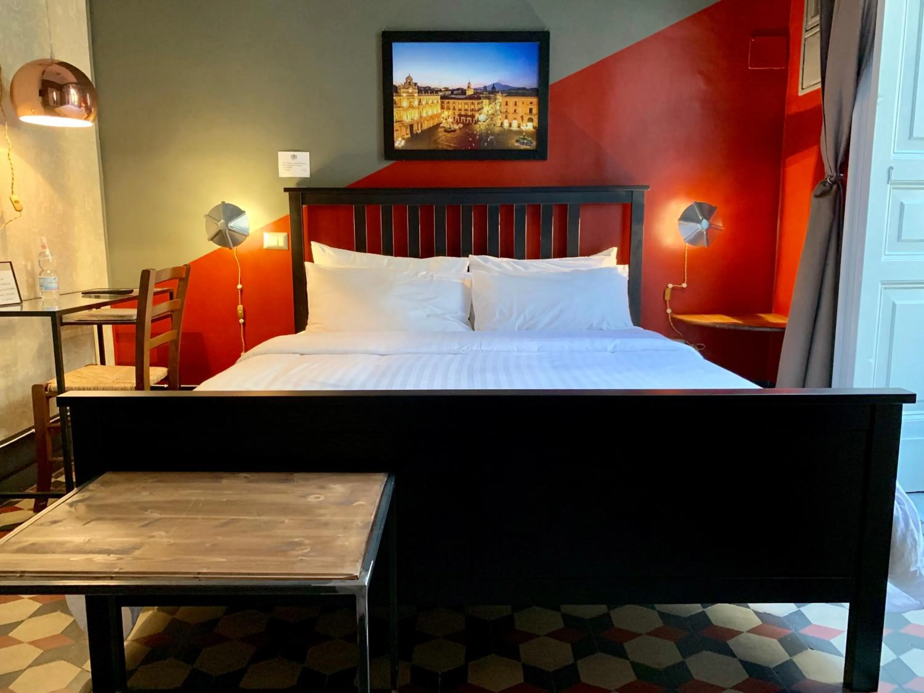 Bedroom, Bed in Grand Tour Design Guest House Catania Self Check-in