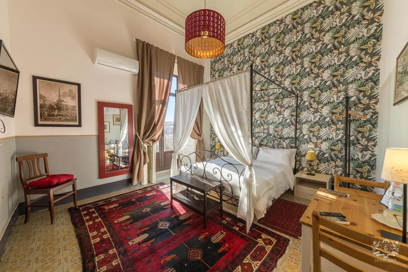 Photo of the whole room, Bed in Grand Tour Design Guest House Catania Self Check-in