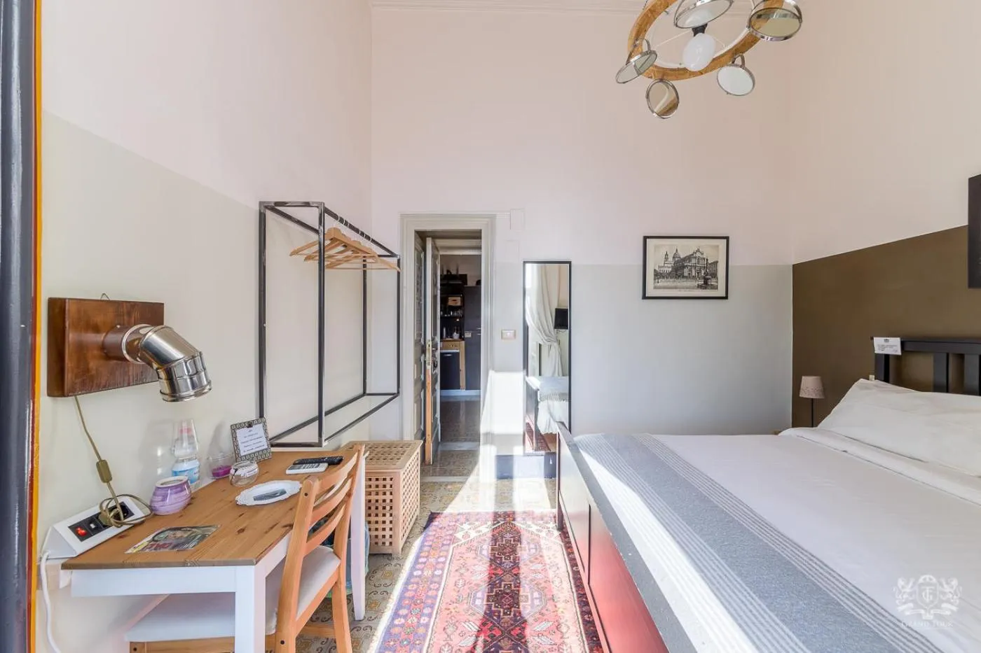 Photo of the whole room, Bed in Grand Tour Design Guest House Catania Self Check-in