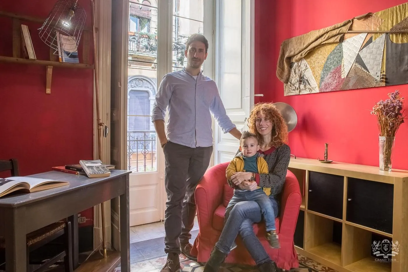 Staff in Grand Tour Design Guest House Catania Self Check-in