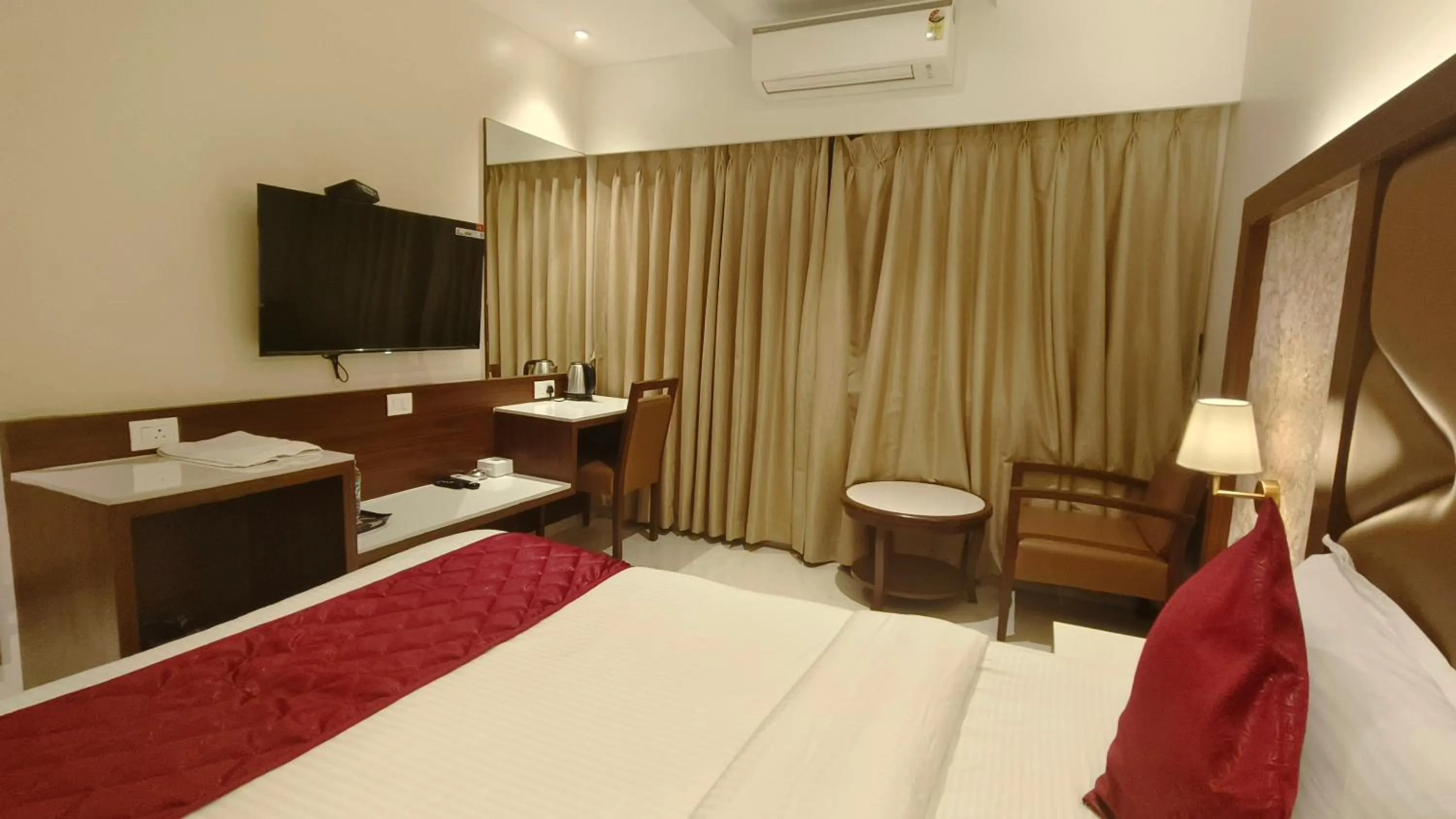 Bedroom, Bed in Hotel Prestige Residency