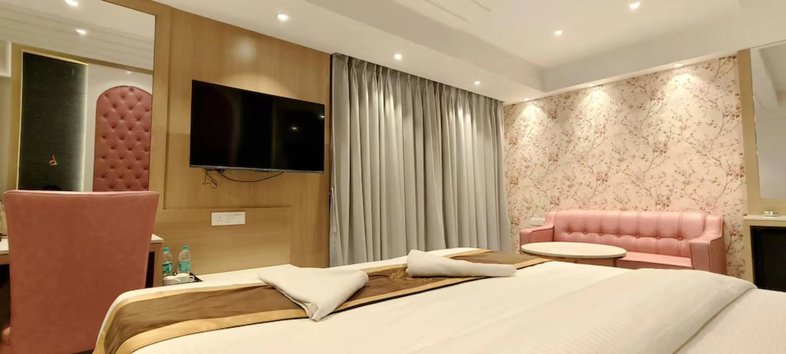 Bed in Hotel Prestige Residency