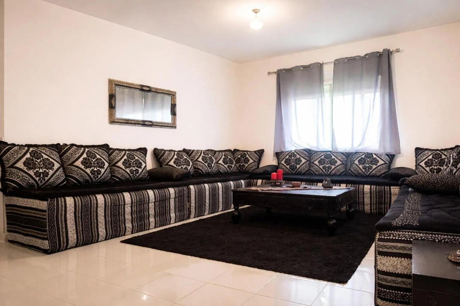 Appartement Saidia, Clim, 2 chambres et gd salon, 1 kms de la plage