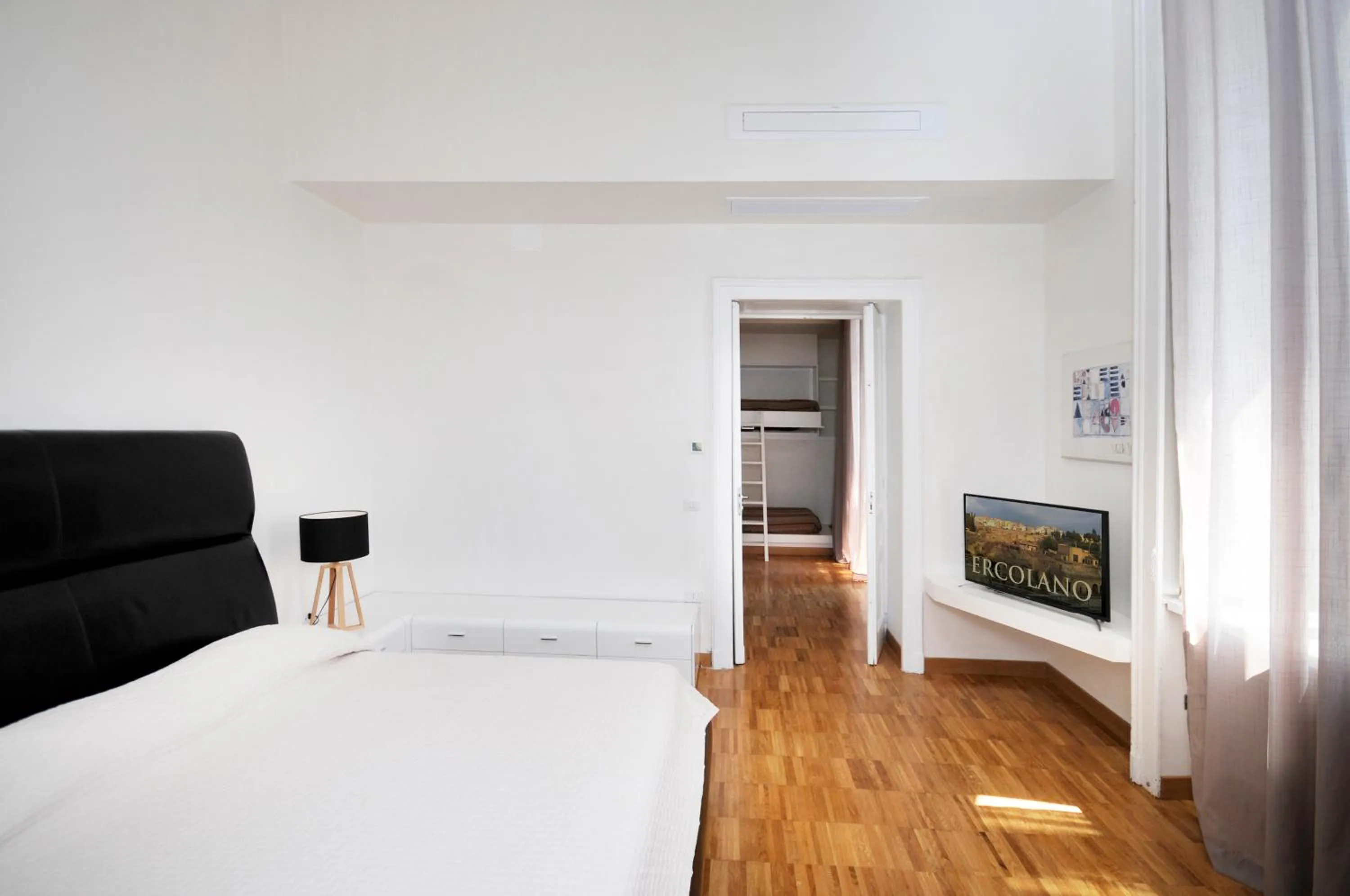 Bed in Villa Battista di Adriana Caserta