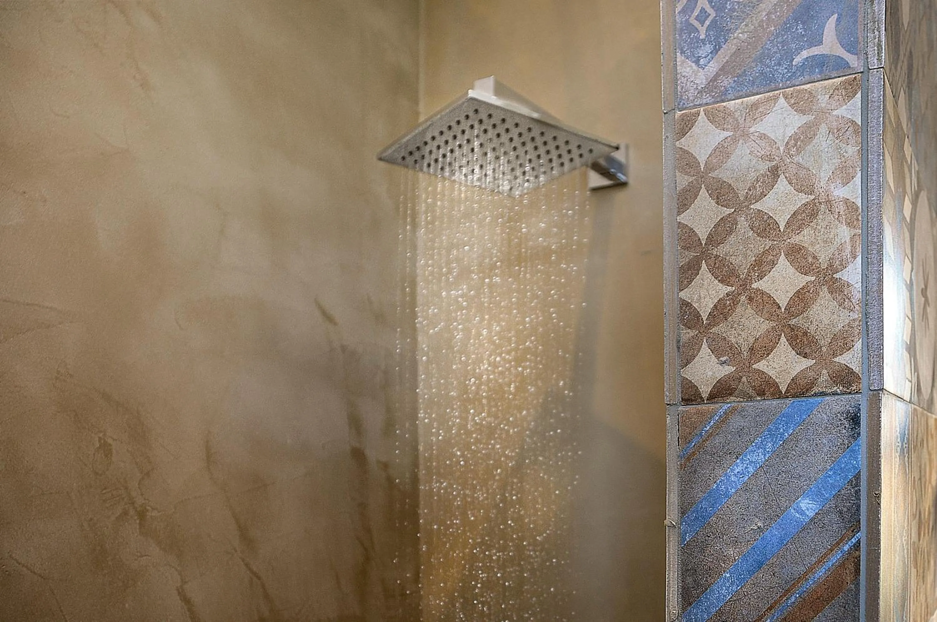 Shower in Villa Battista di Adriana Caserta