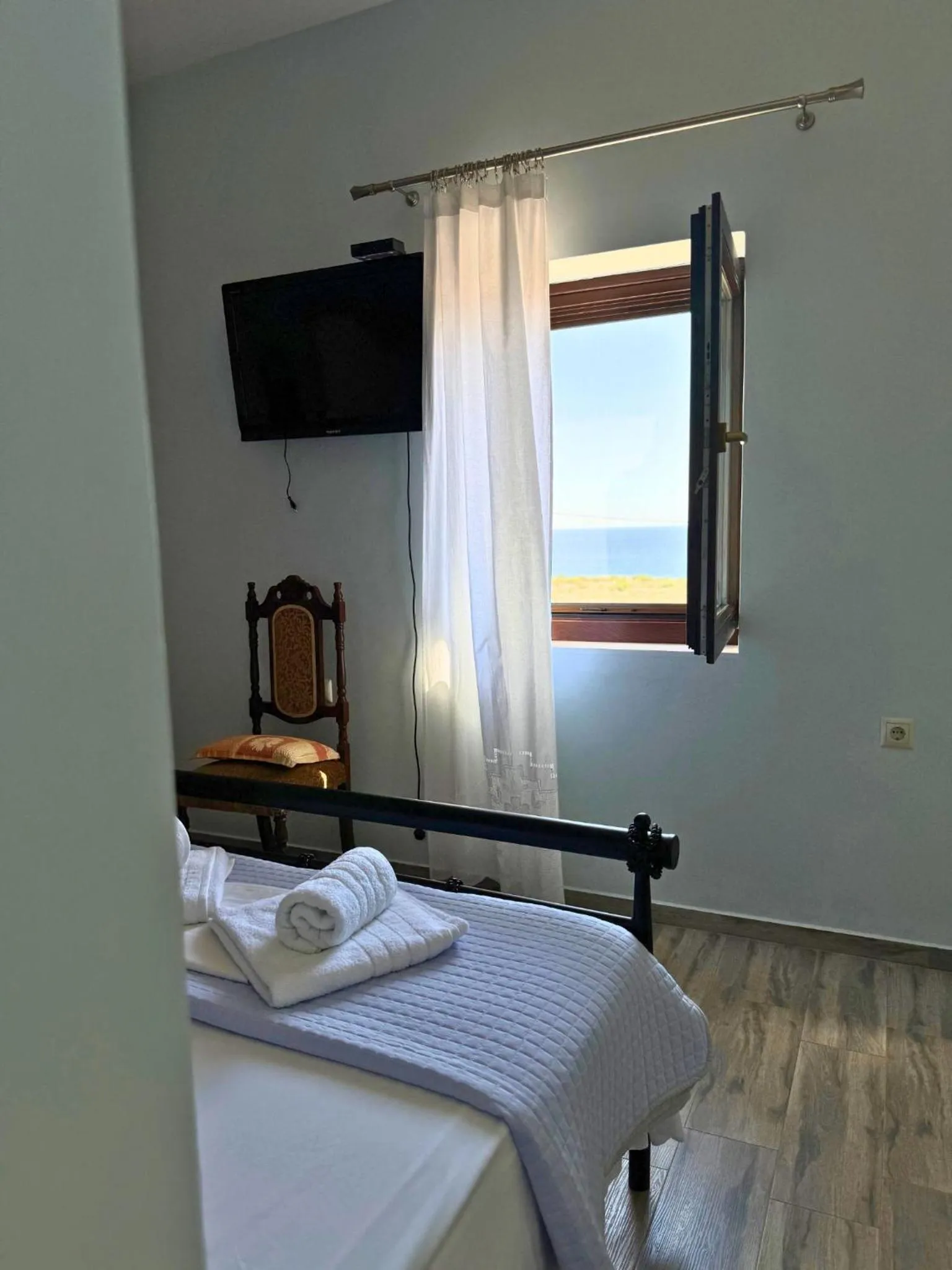 Bed in Armenopetra View Gerolimenas