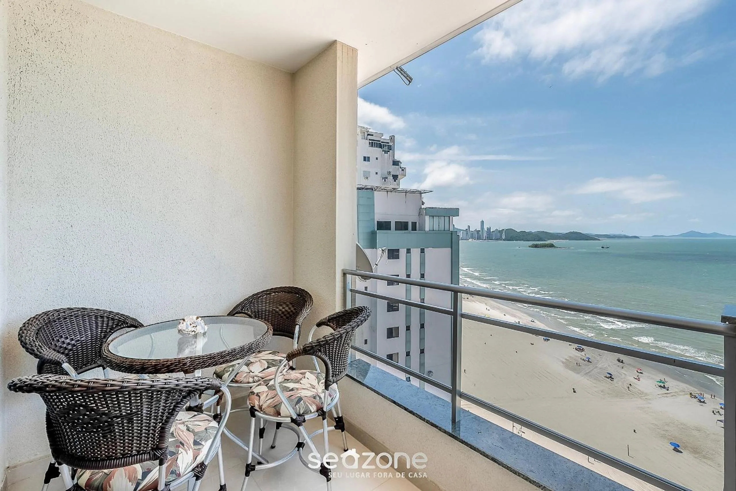 Cozy 3BR apt w/balcony sea view CET1702