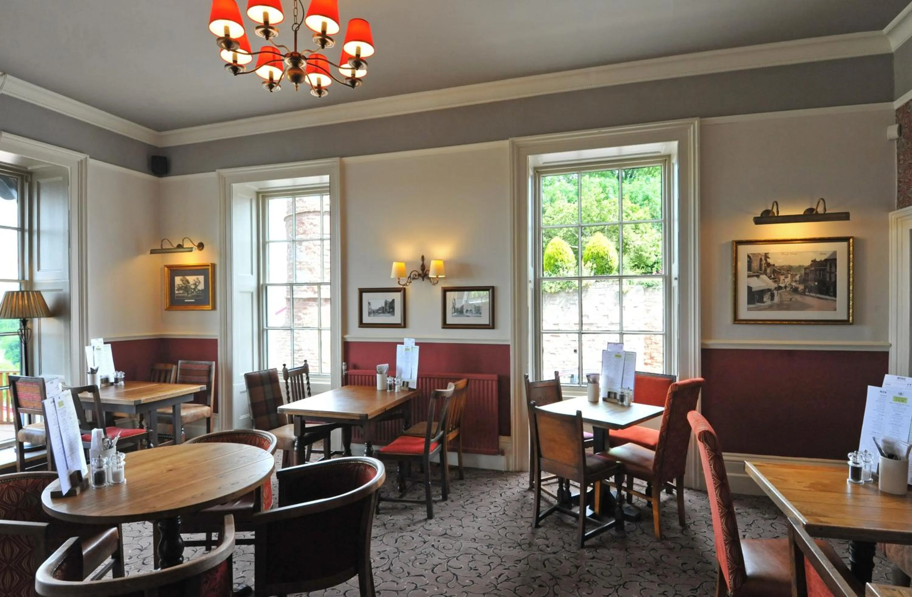 Restaurant/places to eat in Royal Hotel by Greene King Inns