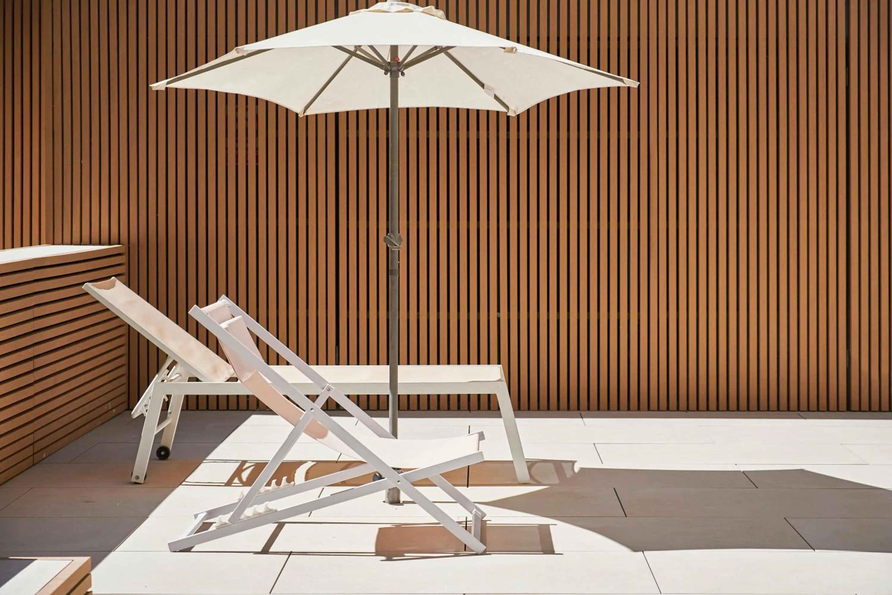 Day in Apartamentos Juan Bravo