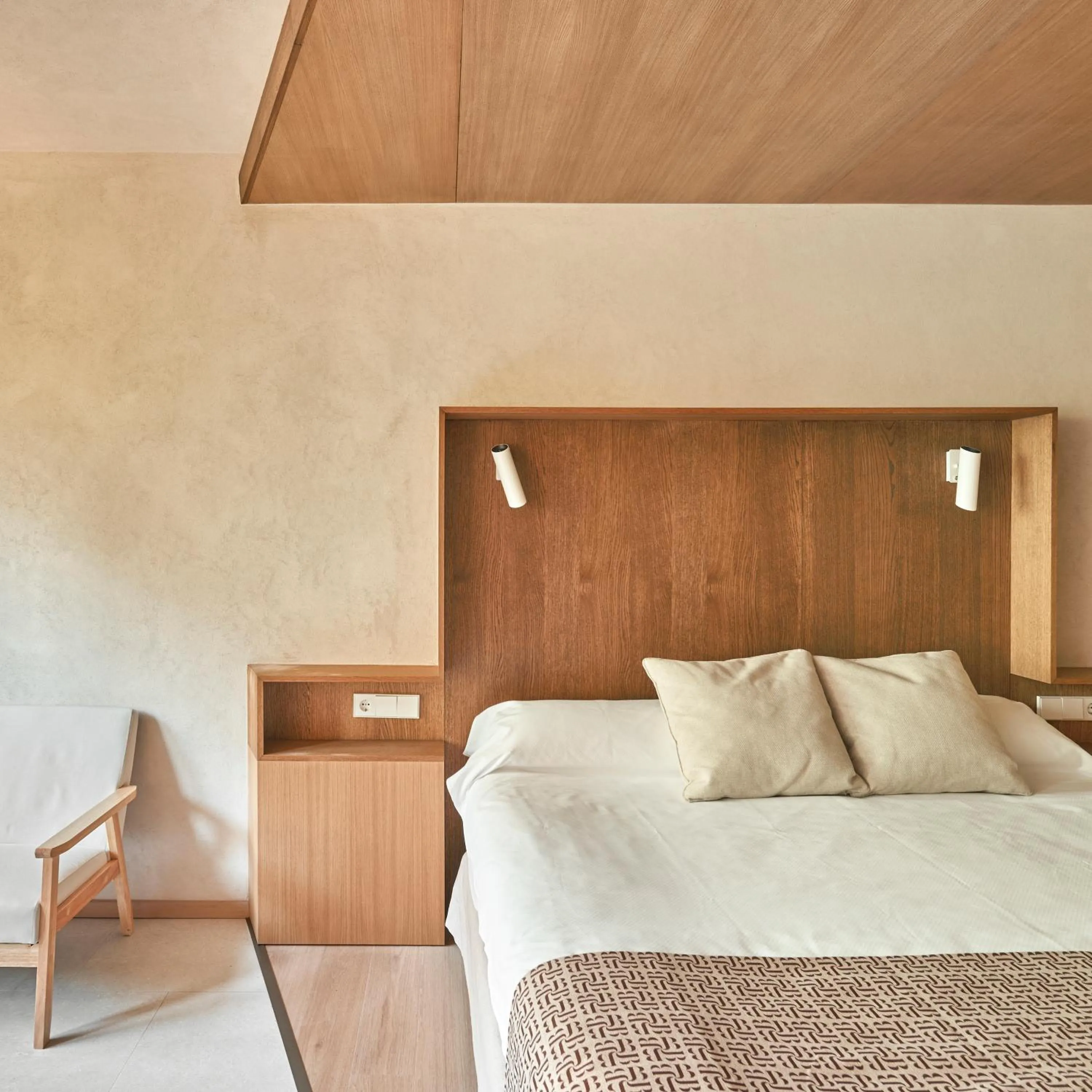 Bed in Apartamentos Juan Bravo