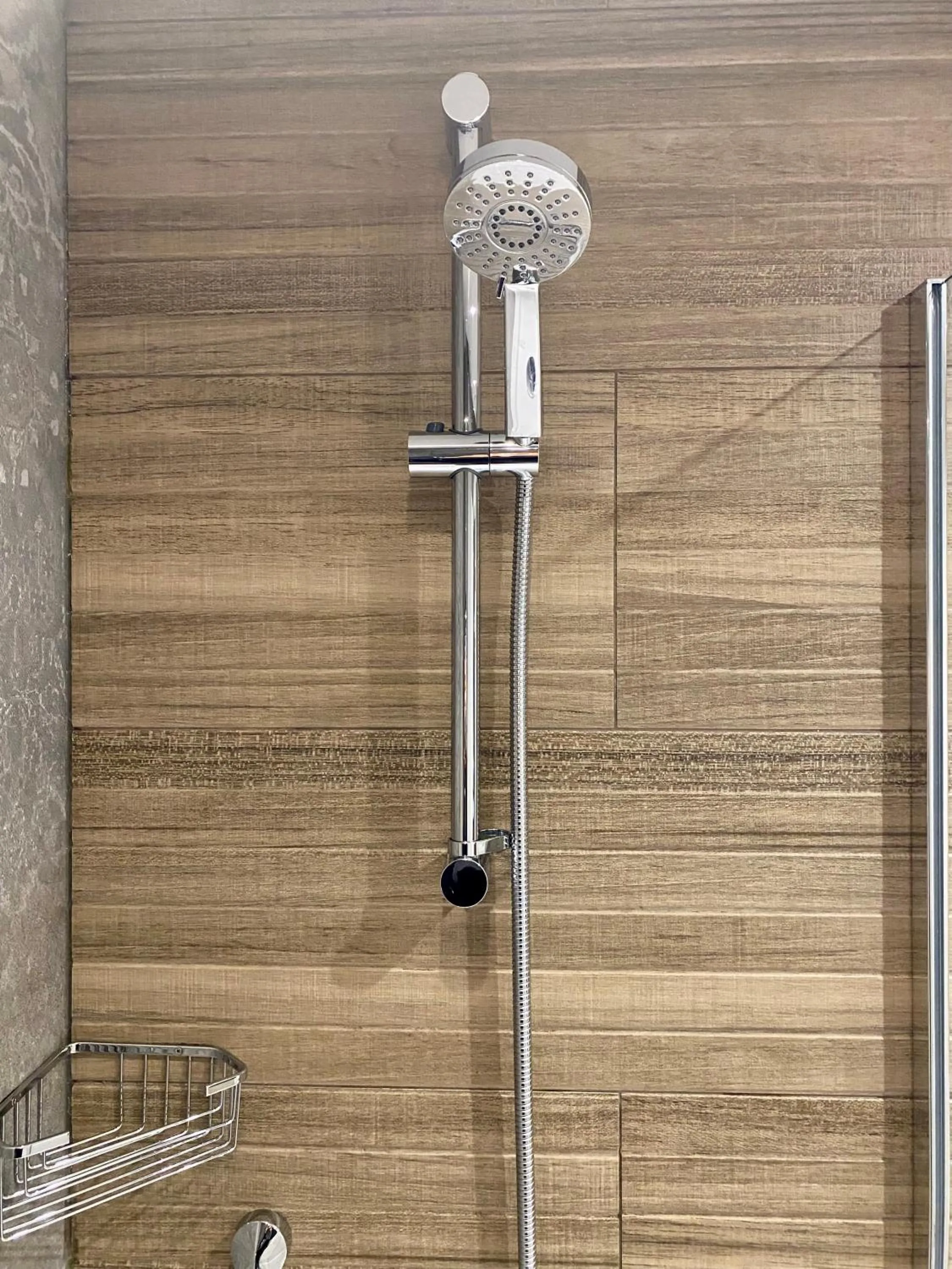 Shower in Balmacara Hotel