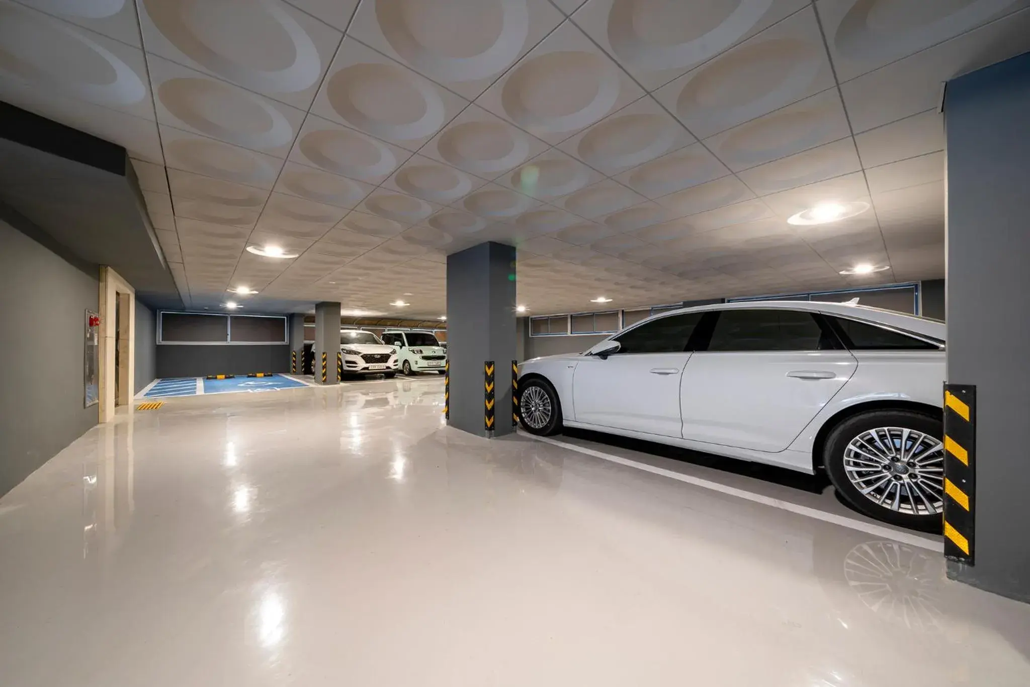 Parking in 충주 어반브라운호텔 Parking in 충주 어반브라운호텔