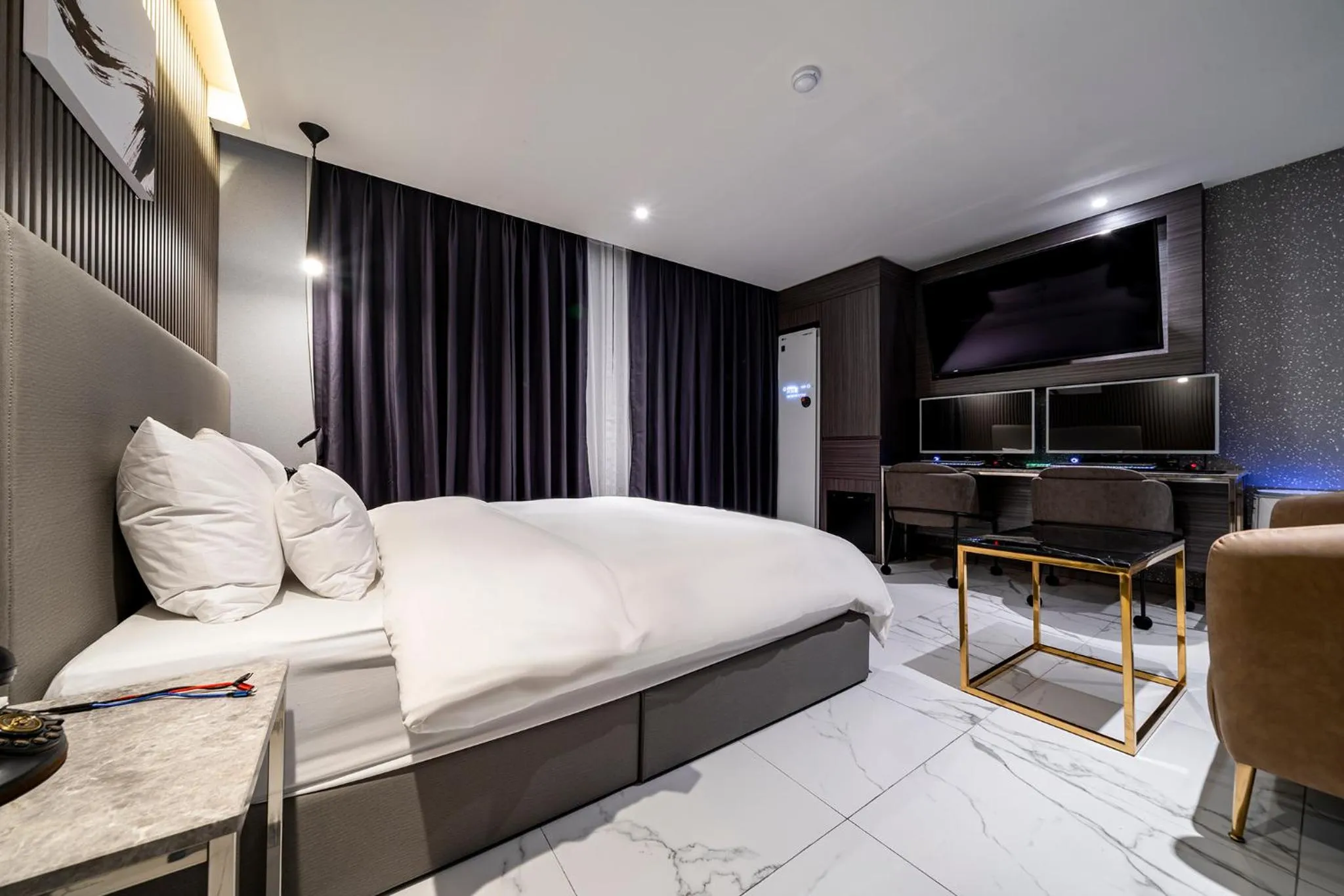 TV and multimedia, Bed in 충주 어반브라운호텔