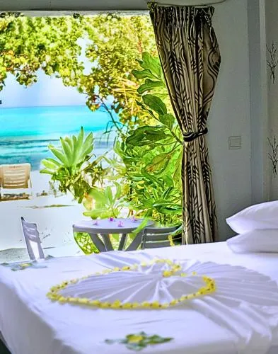 Crown Beach Villas with direct access to the Bikini Beach