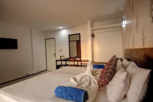 Crown Beach Villas with direct access to the Bikini Beach Crown Beach Villas with direct access to the Bikini Beach