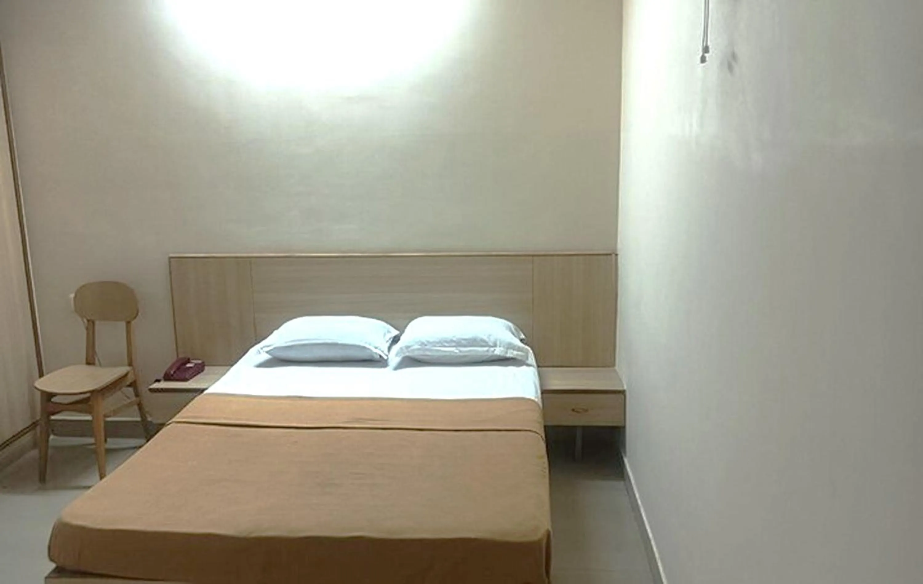 Bed in Hotel Rainbow near Victoria Hospital City Market