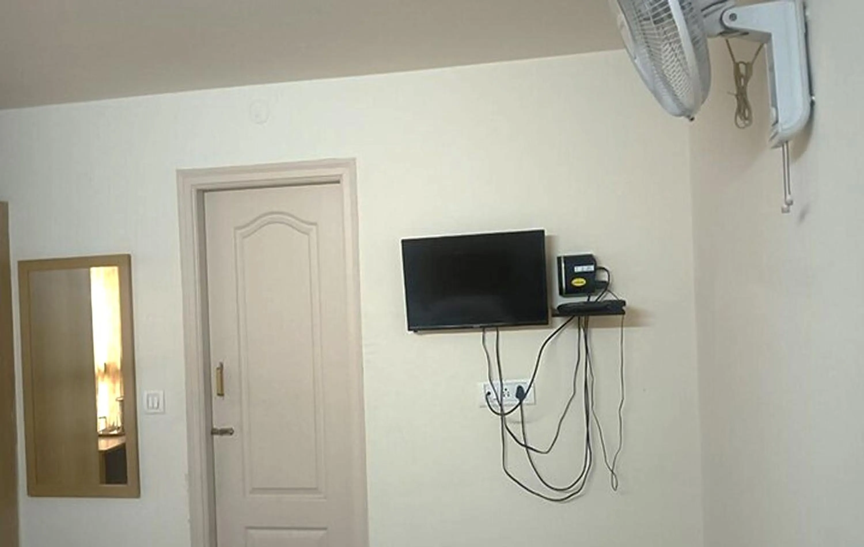 TV and multimedia in Hotel Rainbow near Victoria Hospital City Market