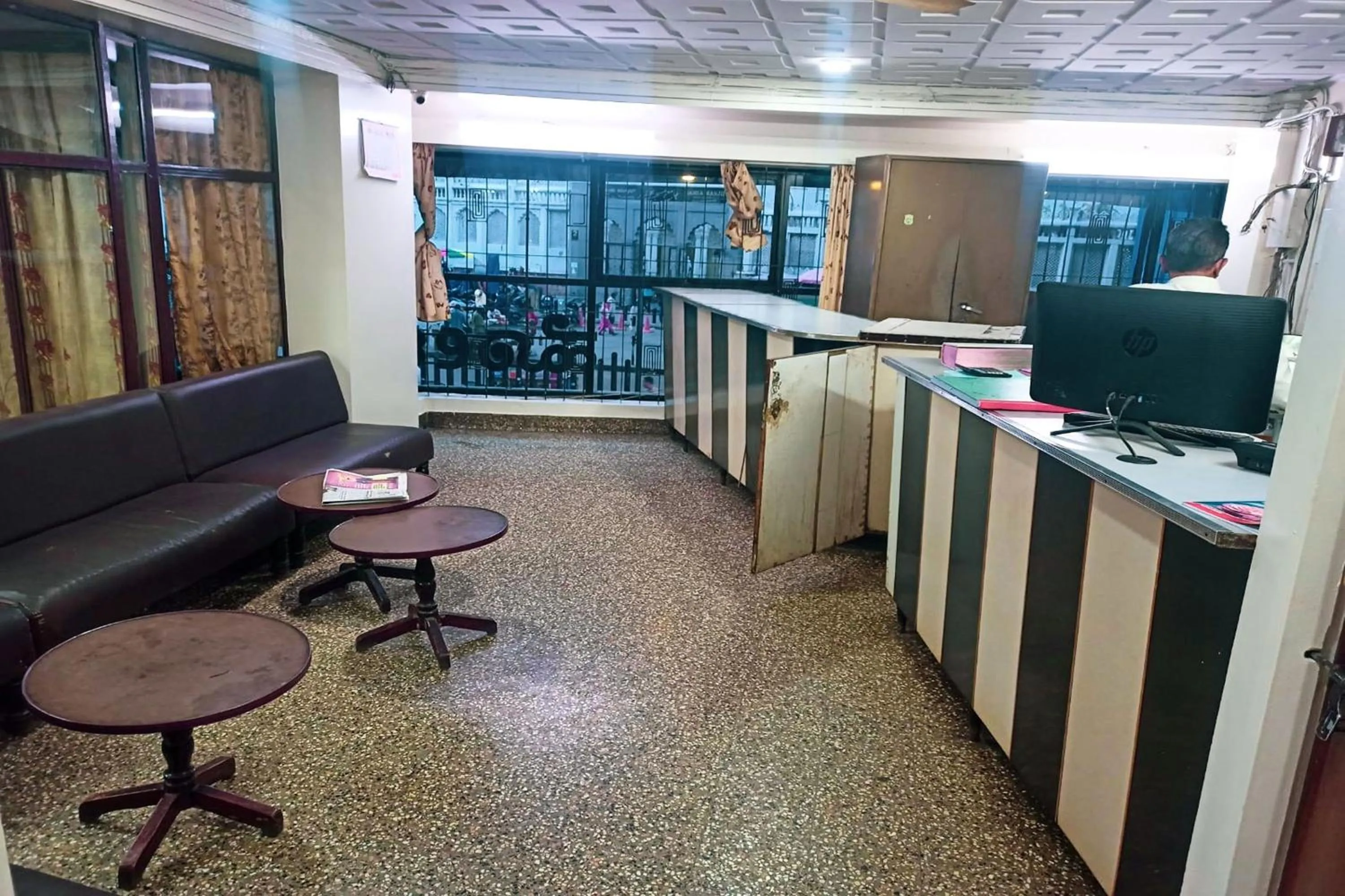 Lobby or reception in Hotel Rainbow near Victoria Hospital City Market