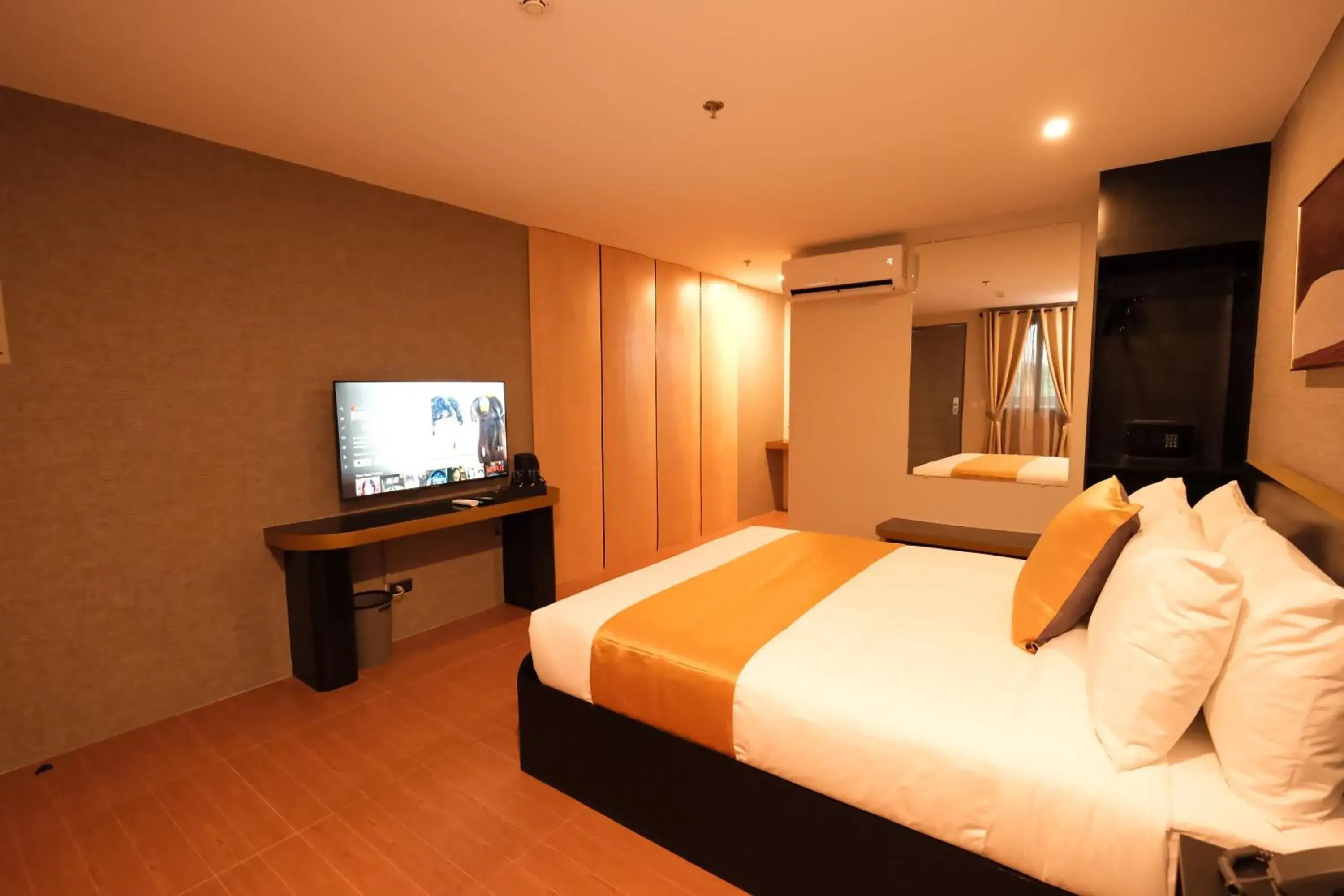 TV and multimedia, Bed in The Quarters by Rosey TV and multimedia, Bed in The Quarters by Rosey