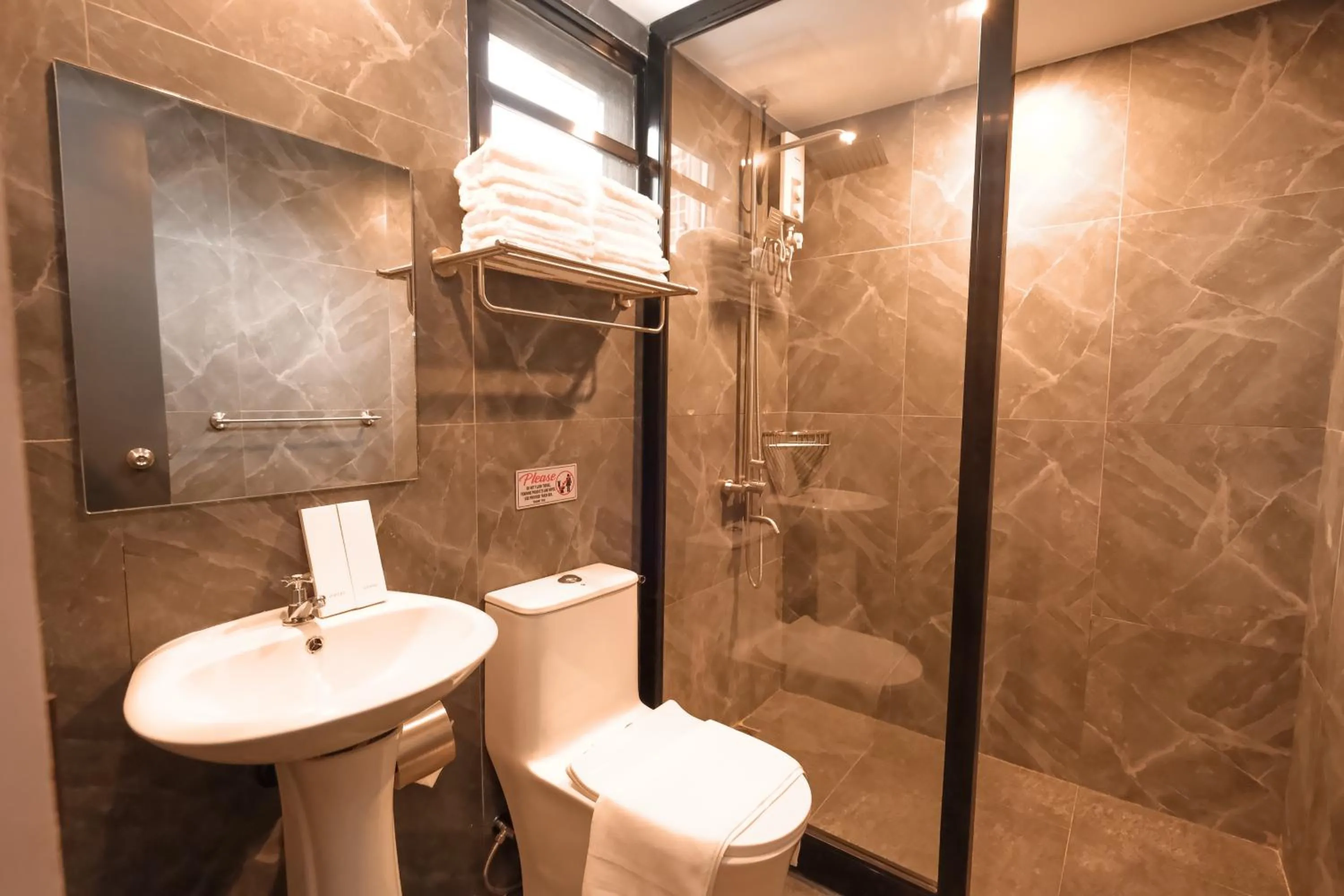 Toilet in The Quarters by Rosey