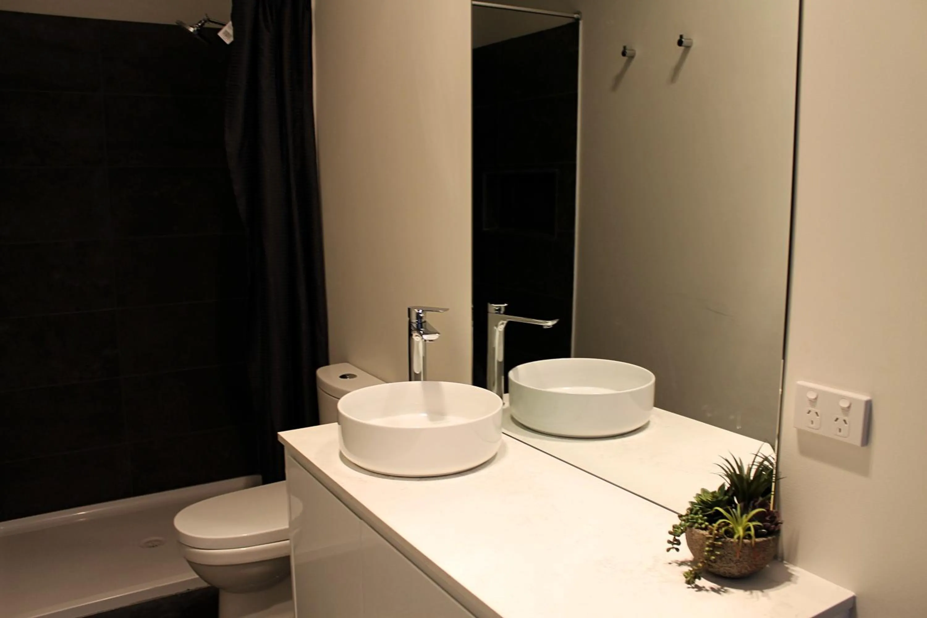 Single Room with Private Bathroom - single occupancy in The Hampden Suites