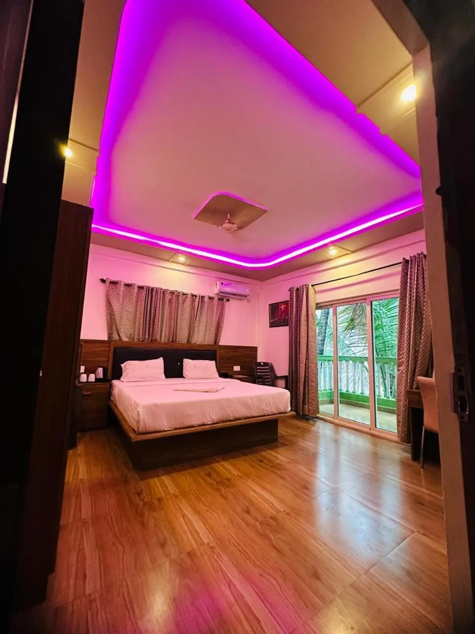 Bed in Goa Holiday Beach Resort