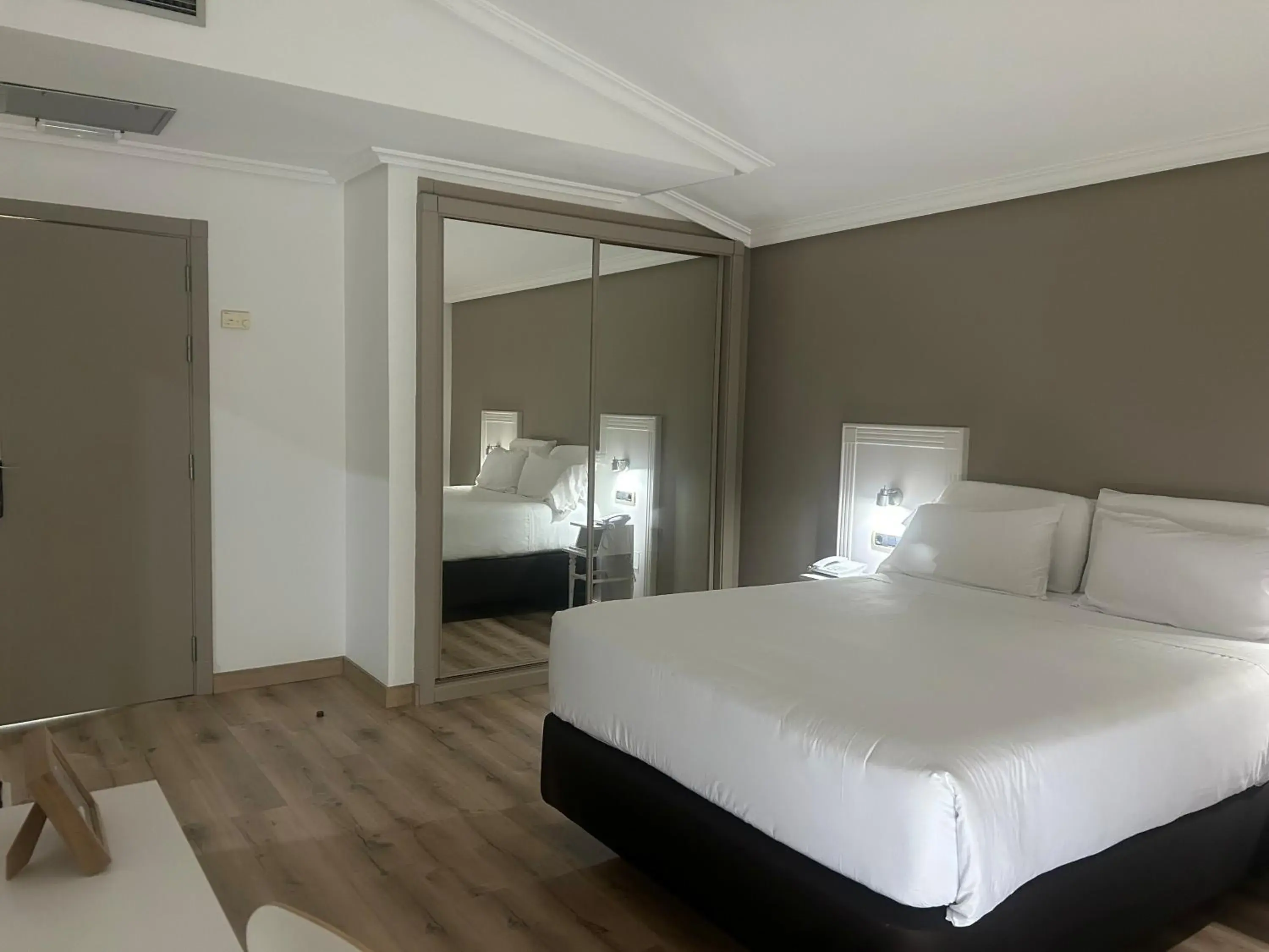 Photo of the whole room, Bed in Hotel Alfonso I Photo of the whole room, Bed in Hotel Alfonso I