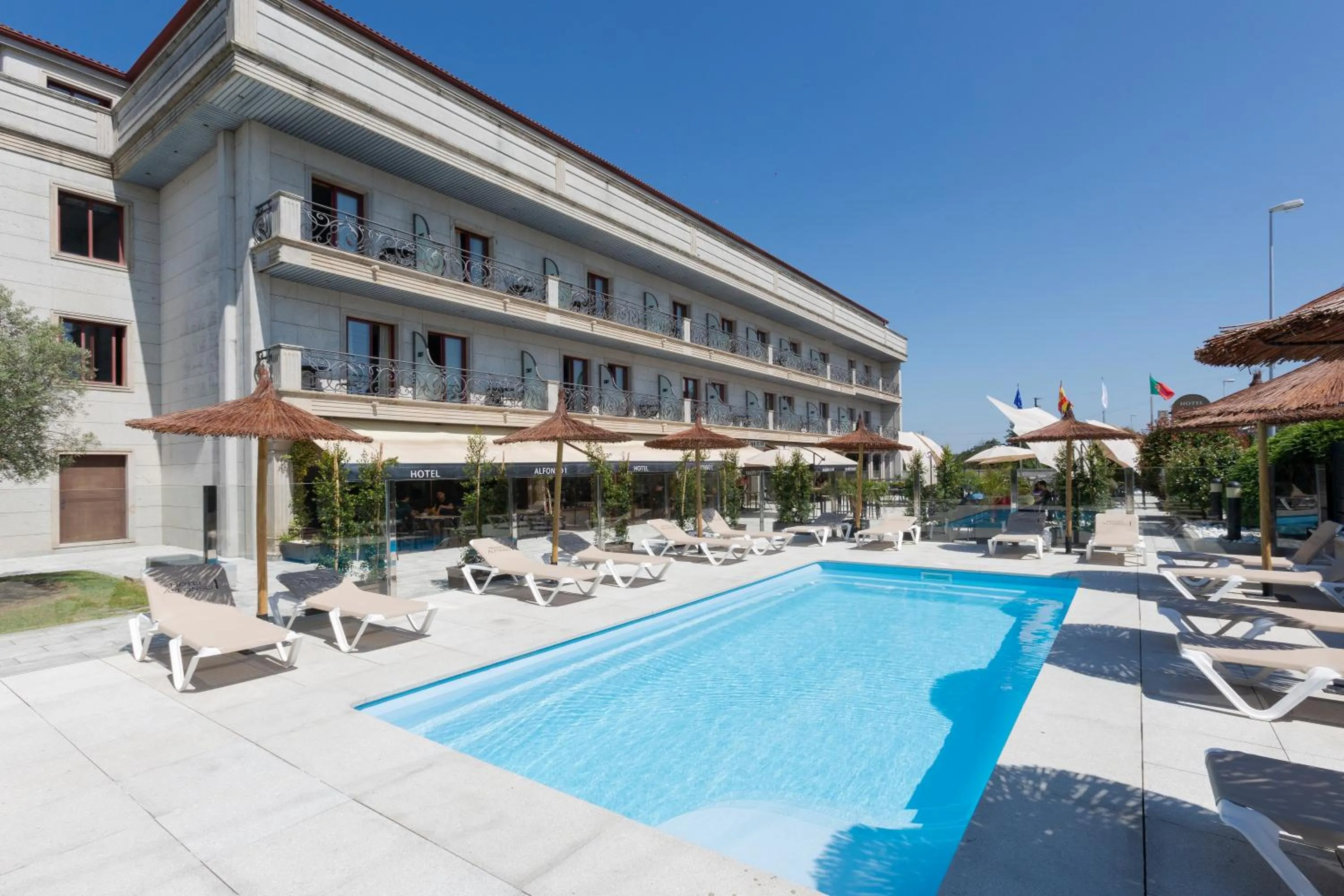 Swimming pool in Hotel Alfonso I