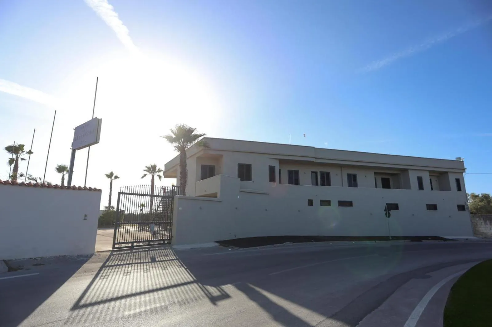 Property building in Hotel Barracuda