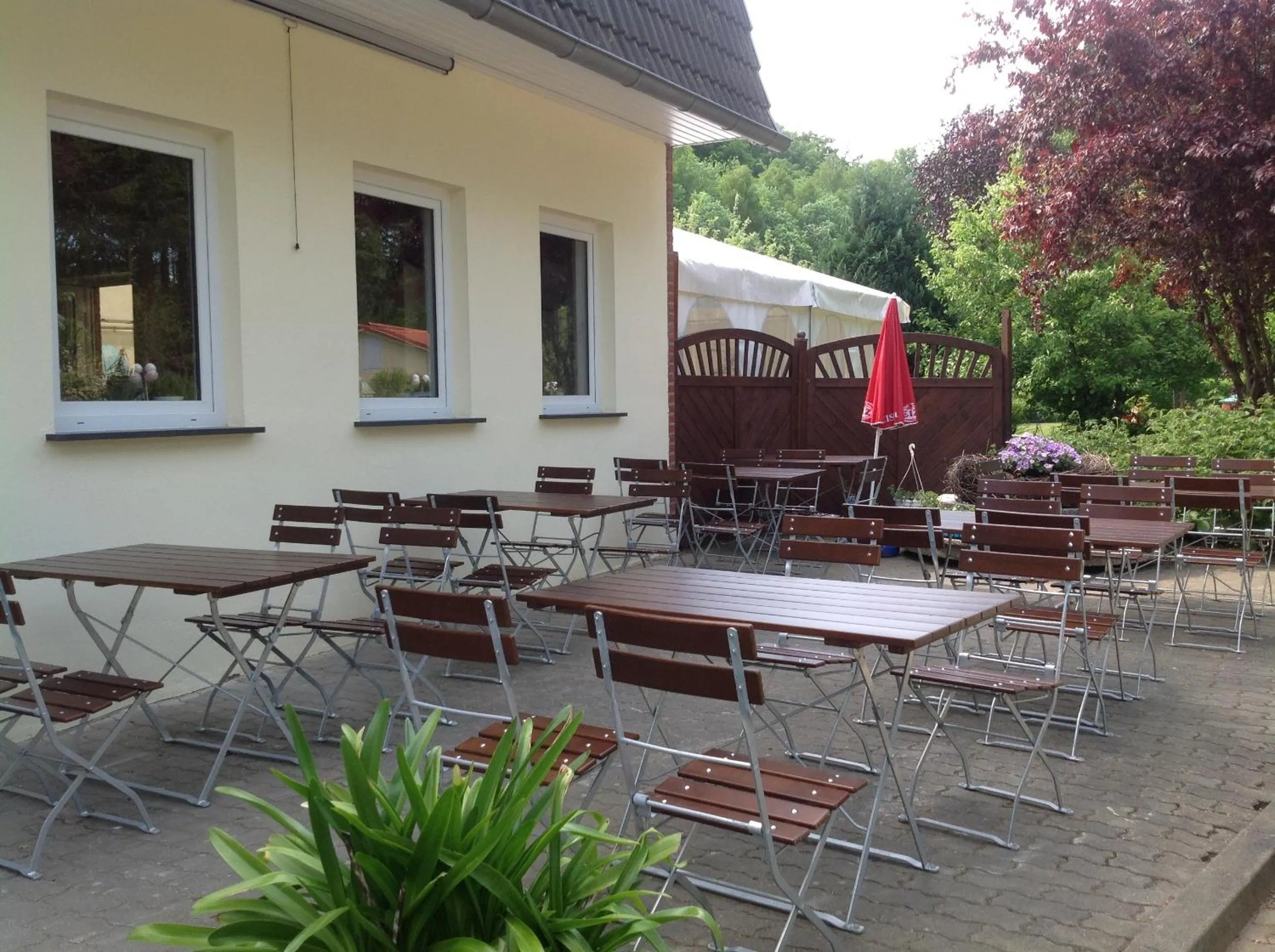 Restaurant/places to eat in Pension "Am Brunnen"