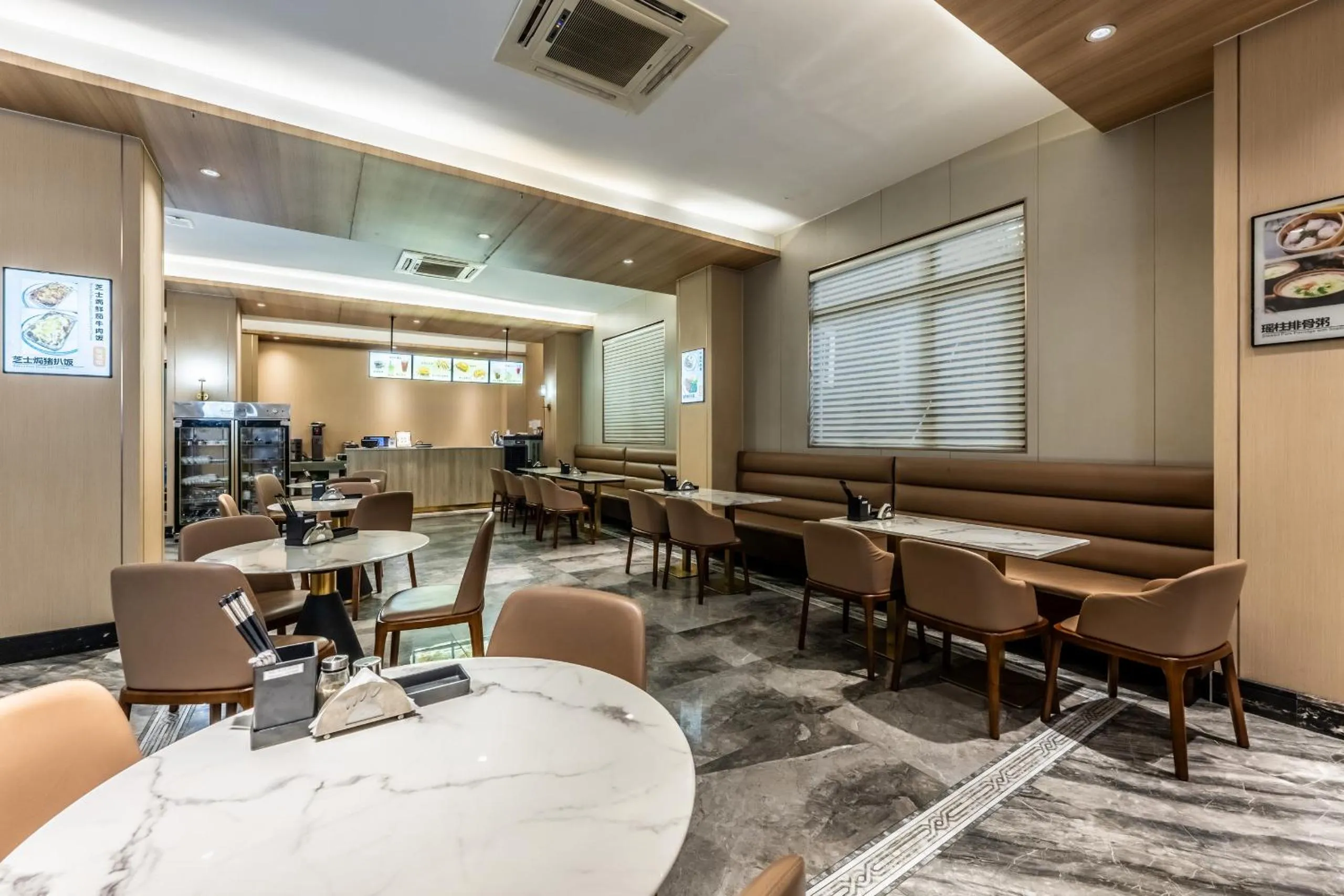 Restaurant/places to eat in Bole Jing Pin Hotel