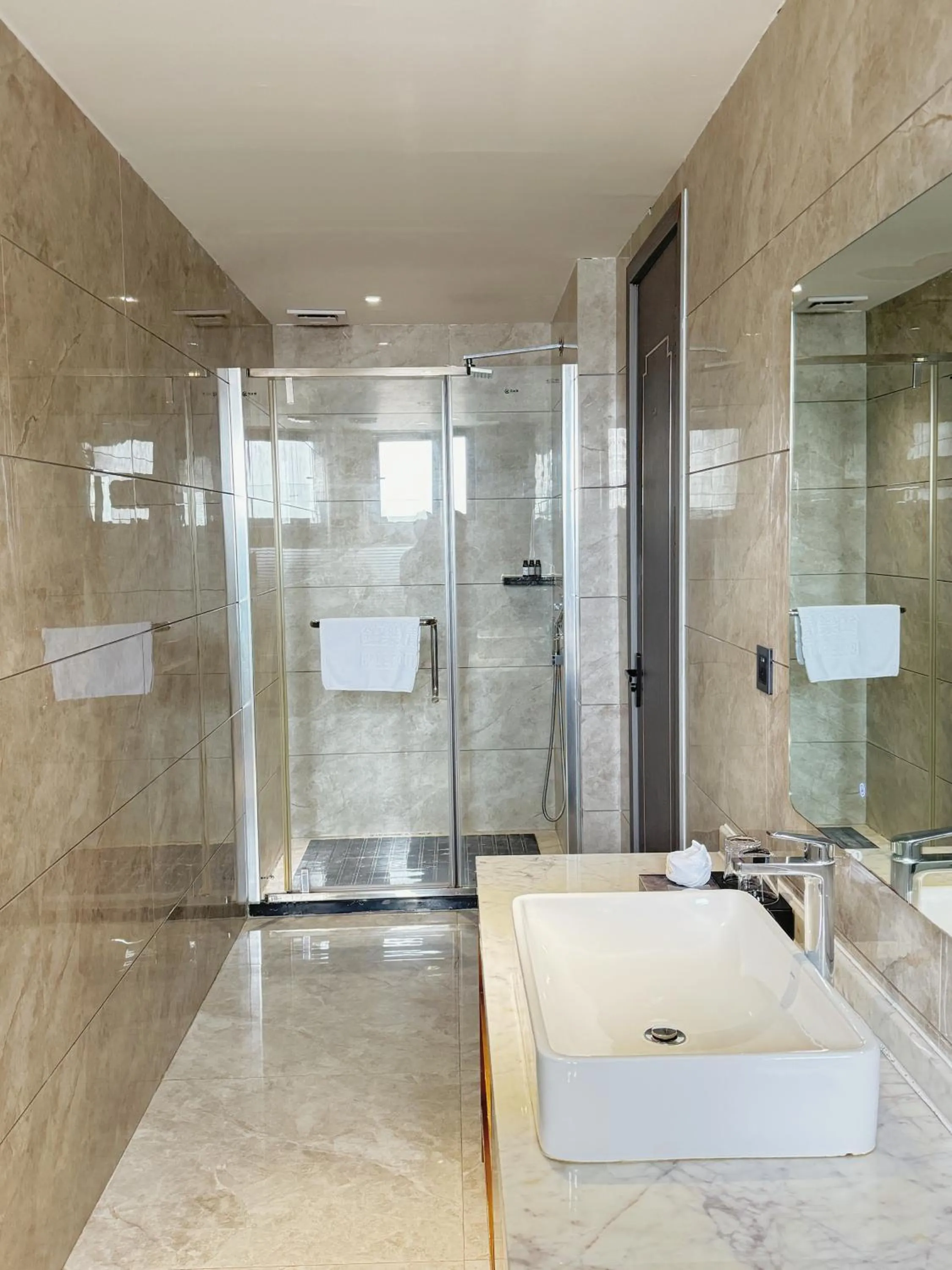 Bathroom in Bole Jing Pin Hotel