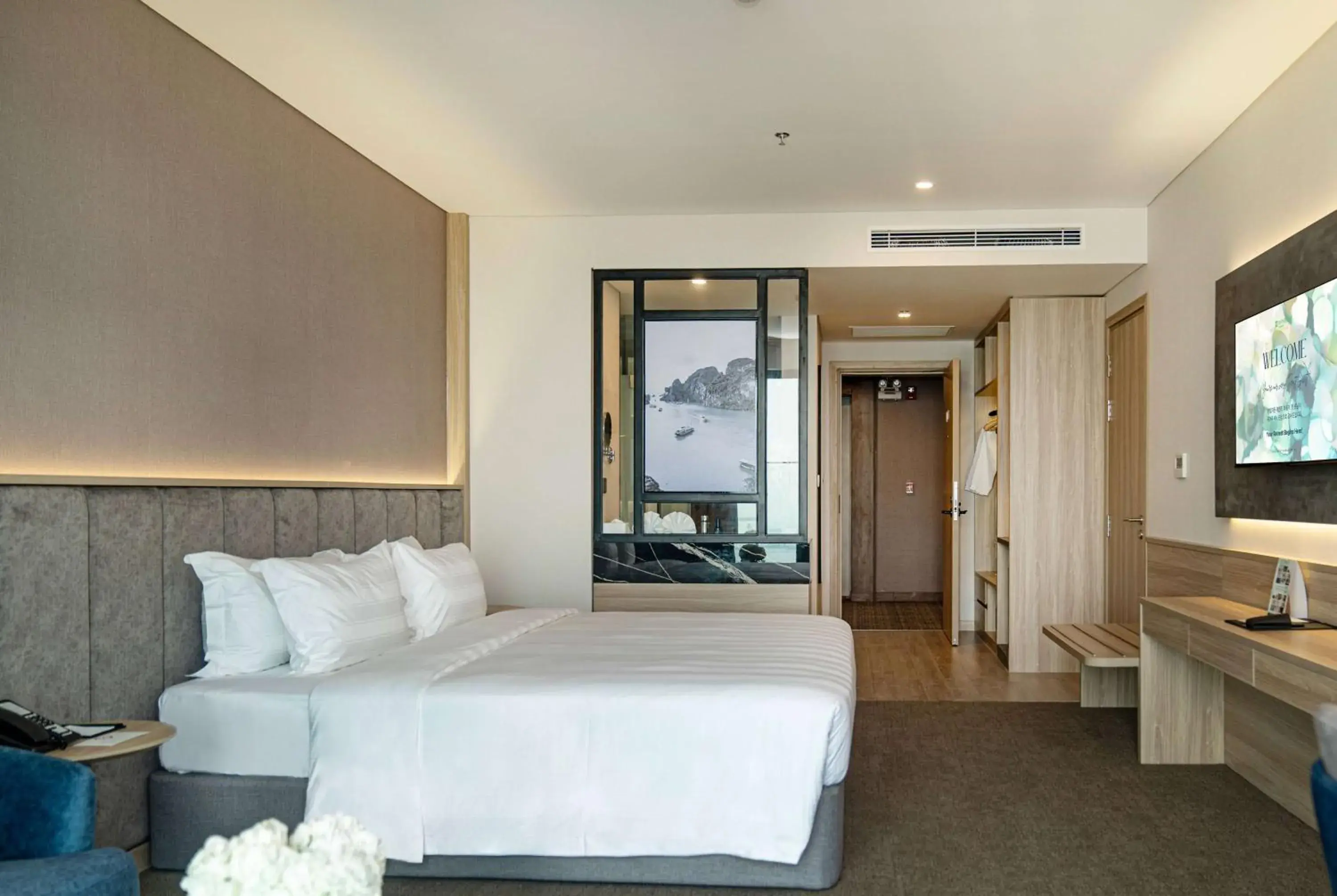 Photo of the whole room, Bed in Wyndham Garden Legend Halong Photo of the whole room, Bed in Wyndham Garden Legend Halong