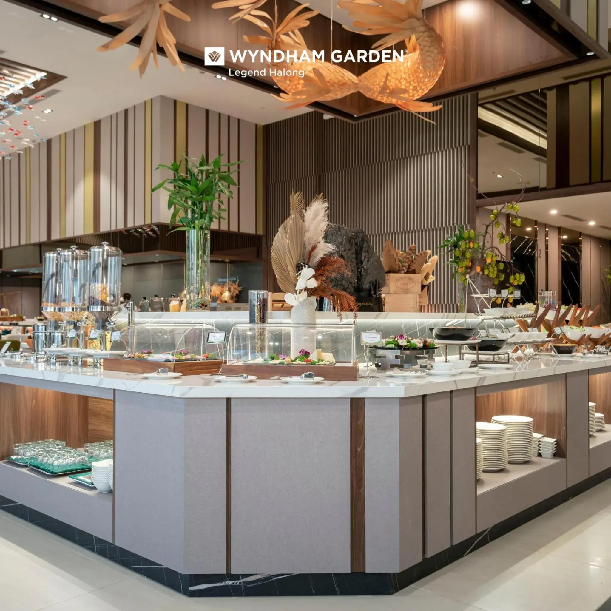 Restaurant/places to eat in Wyndham Garden Legend Halong Restaurant/places to eat in Wyndham Garden Legend Halong