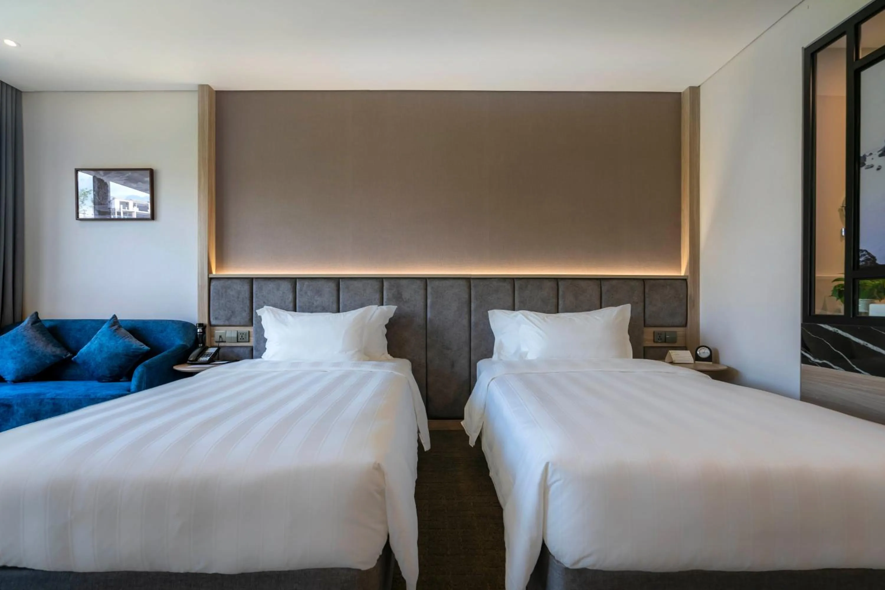 Bed in Wyndham Garden Legend Halong