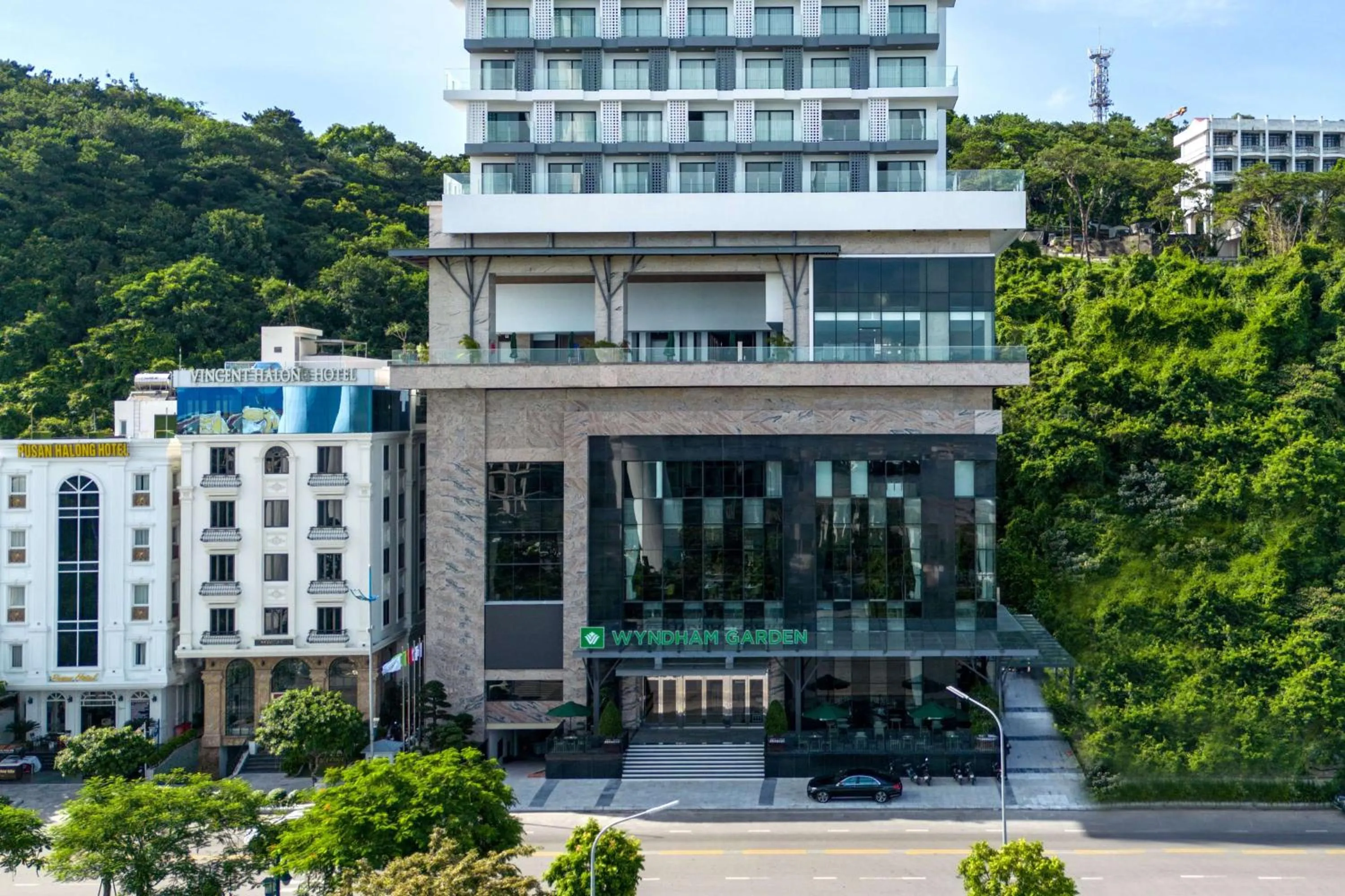 Property building in Wyndham Garden Legend Halong