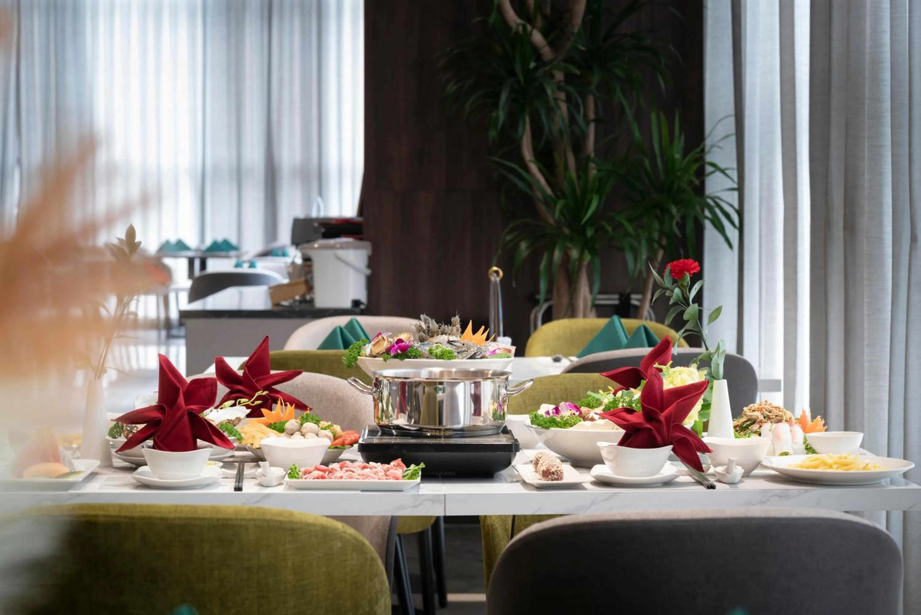 Restaurant/places to eat in Wyndham Garden Legend Halong