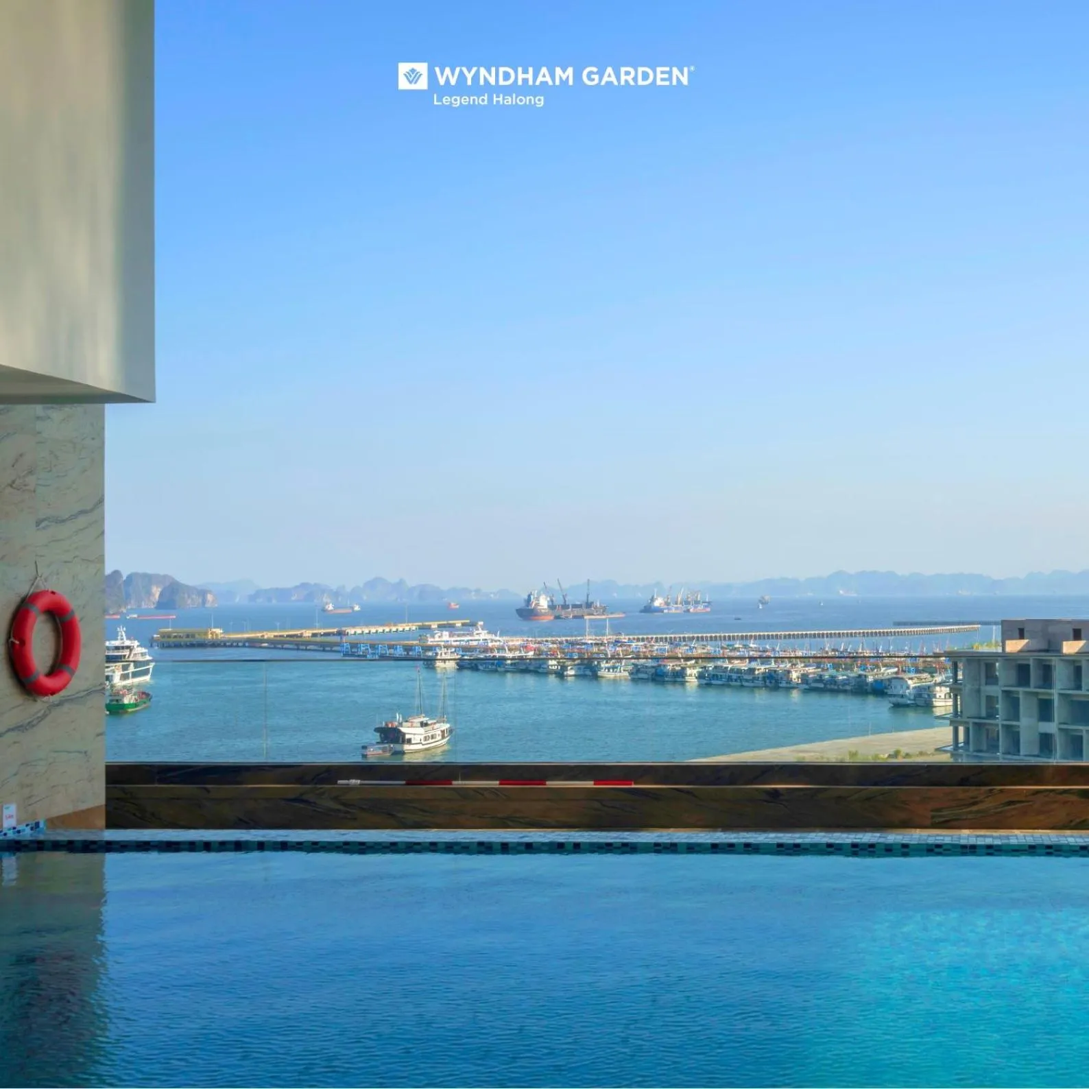 Swimming pool in Wyndham Garden Legend Halong