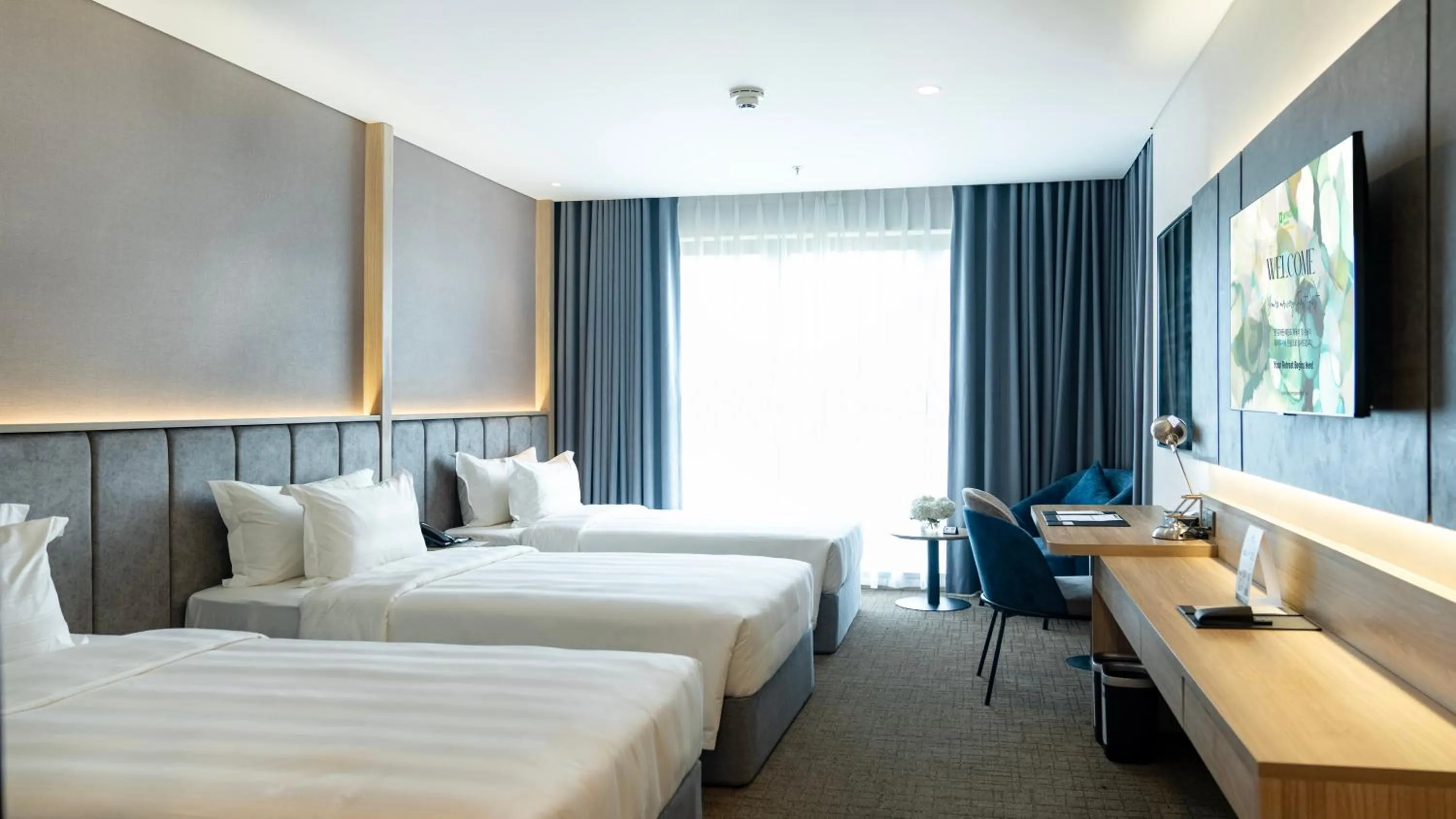 Photo of the whole room, Bed in Wyndham Garden Legend Halong