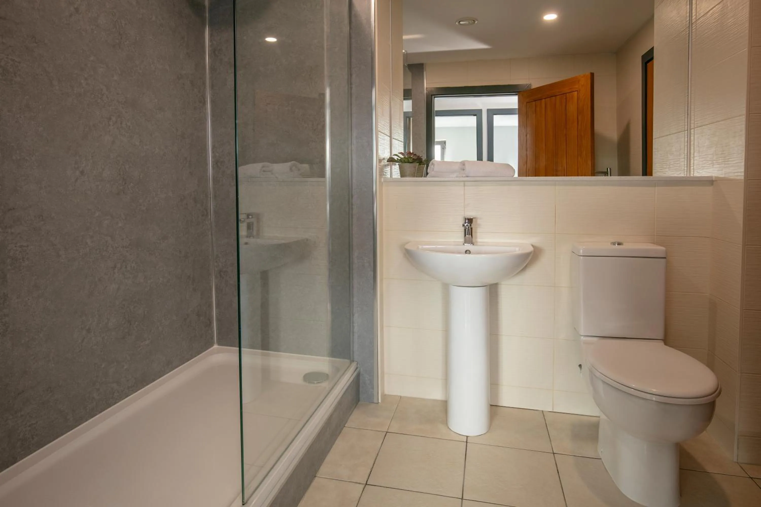 Shower in Dockside Aparthotel, Best Western Signature Collection