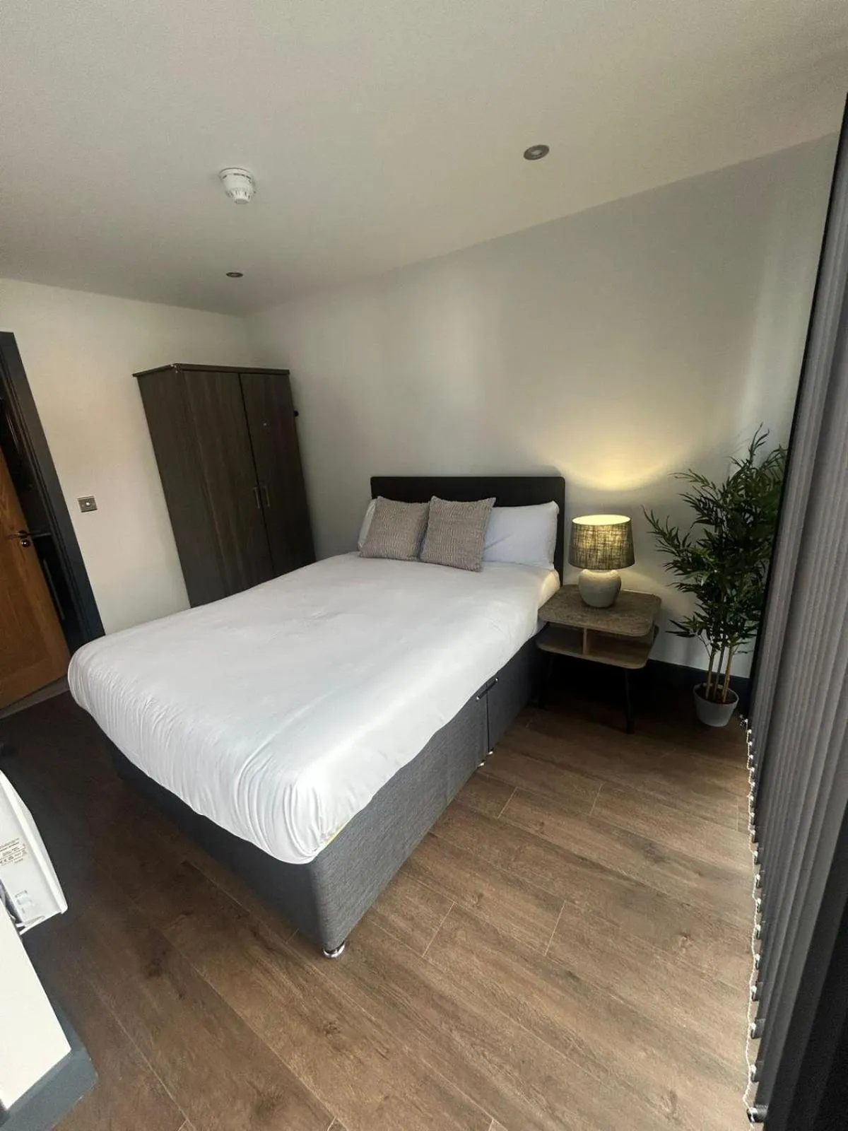 Bedroom, Bed in Dockside Aparthotel, Best Western Signature Collection