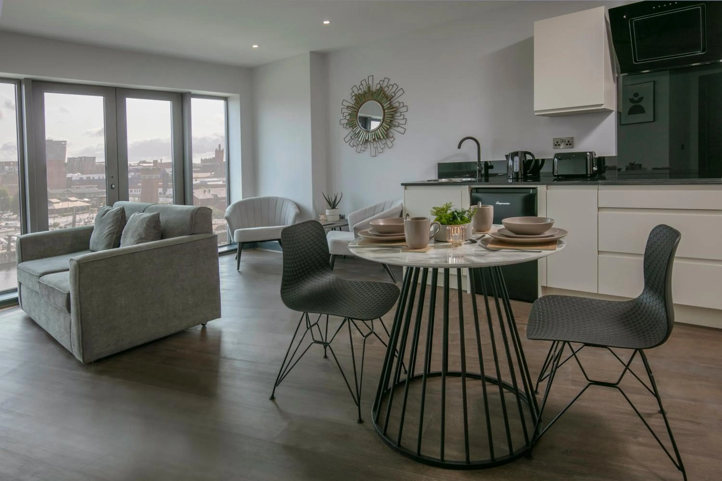 TV and multimedia in Dockside Aparthotel, Best Western Signature Collection