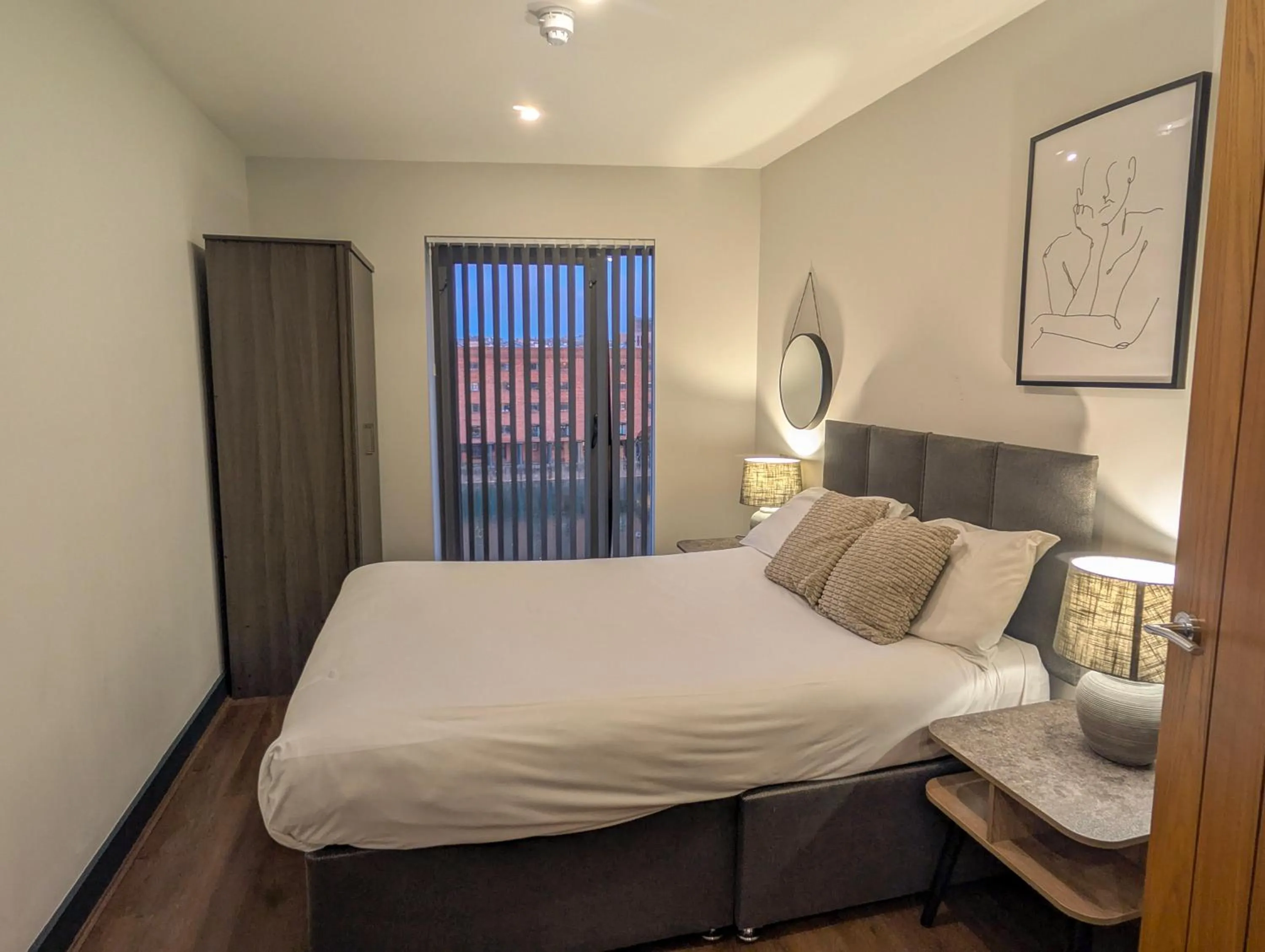 Bed in Dockside Aparthotel, Best Western Signature Collection